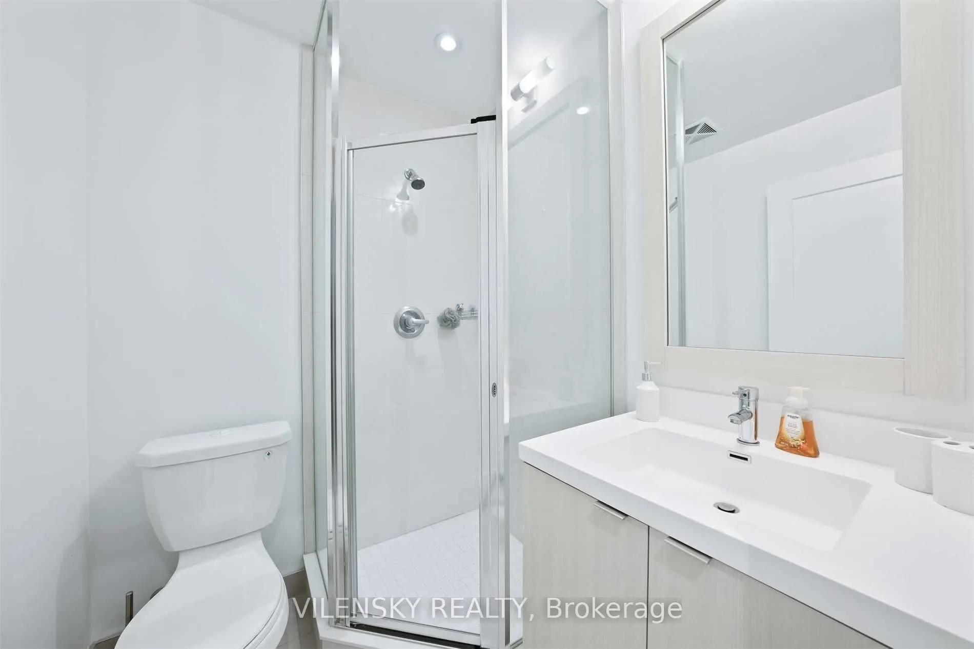 7 Mabelle Avenue, #3207