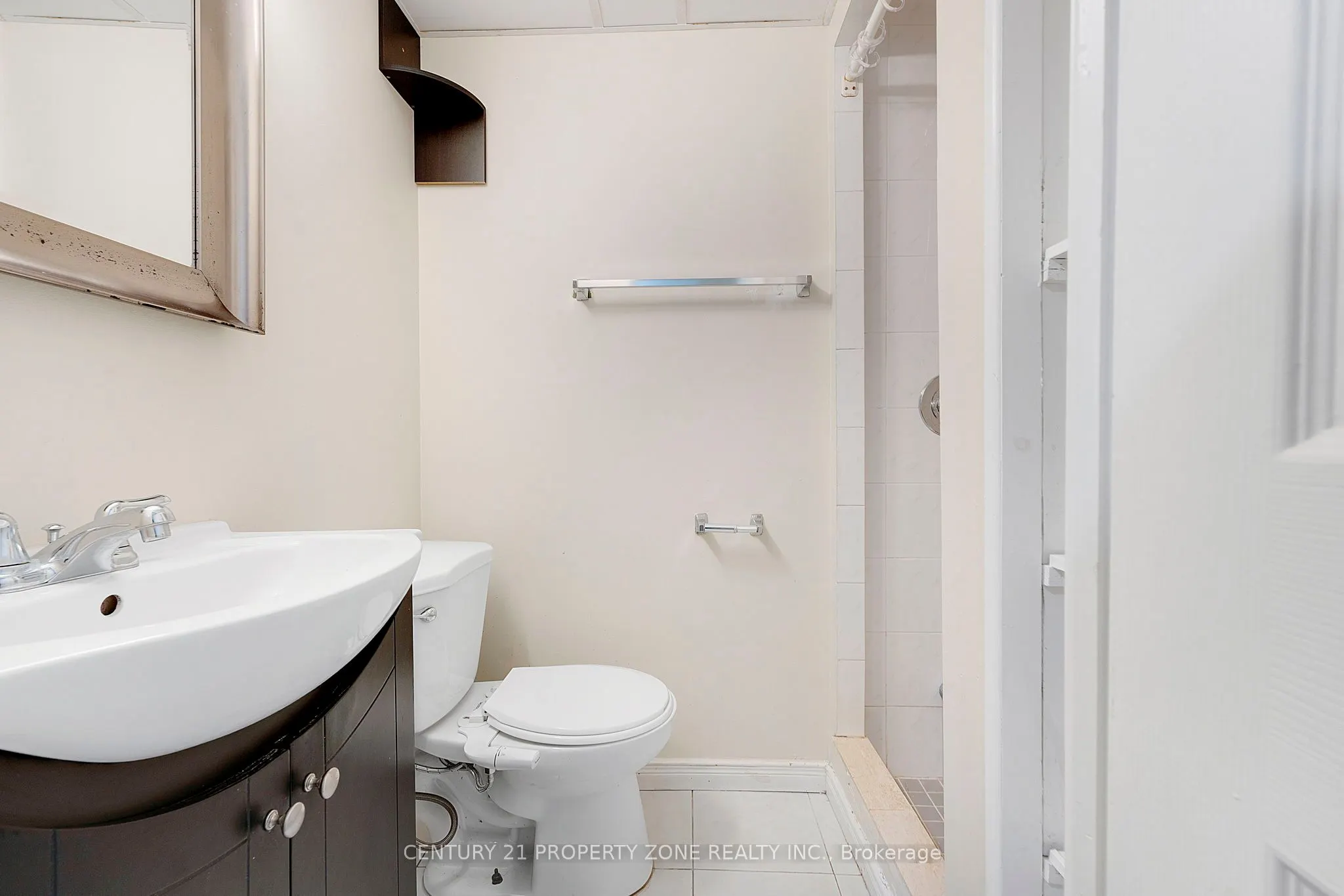 5469 Palmerstone Crescent, #Upper