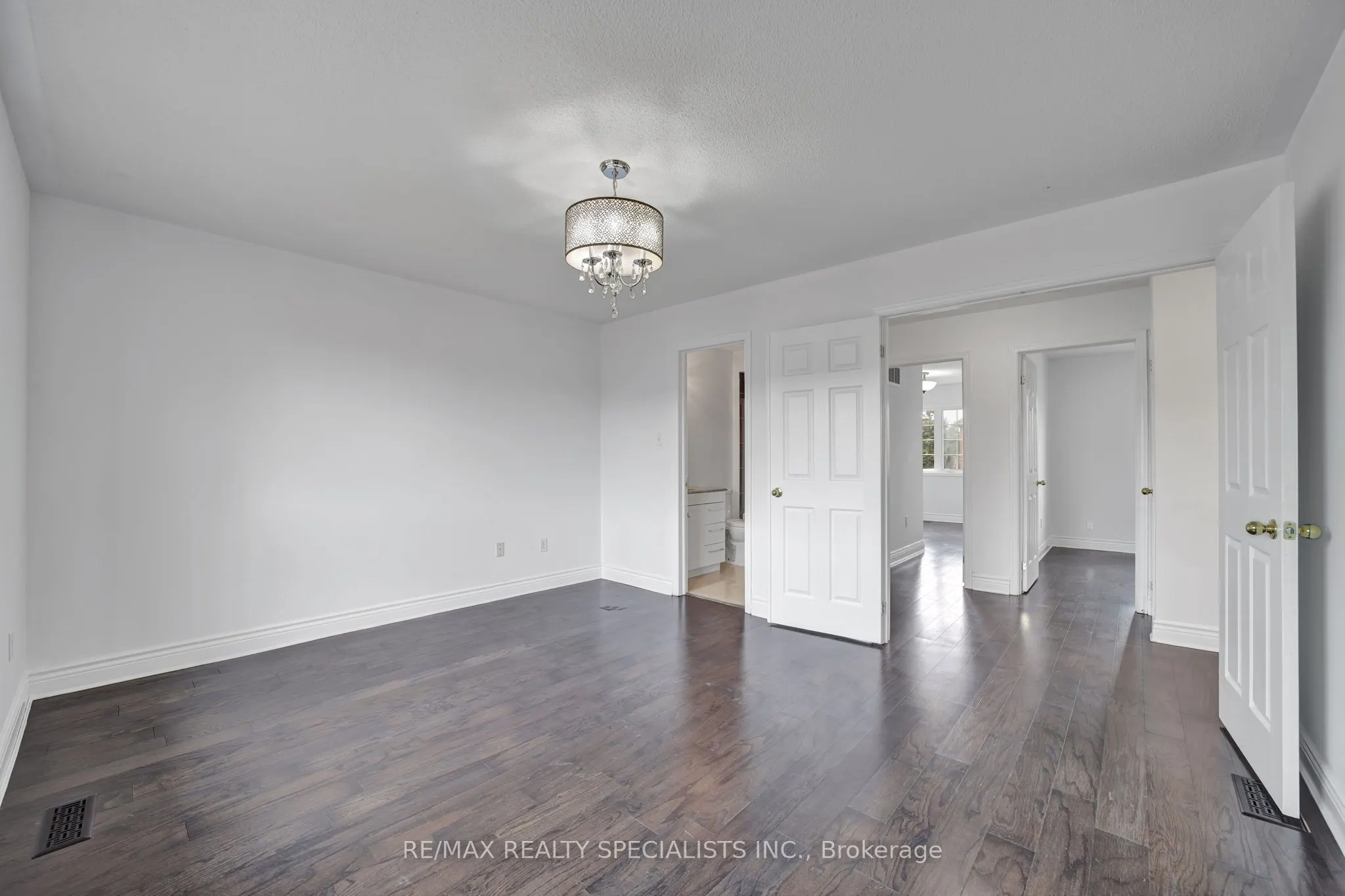 3 Rockgarden Trail N