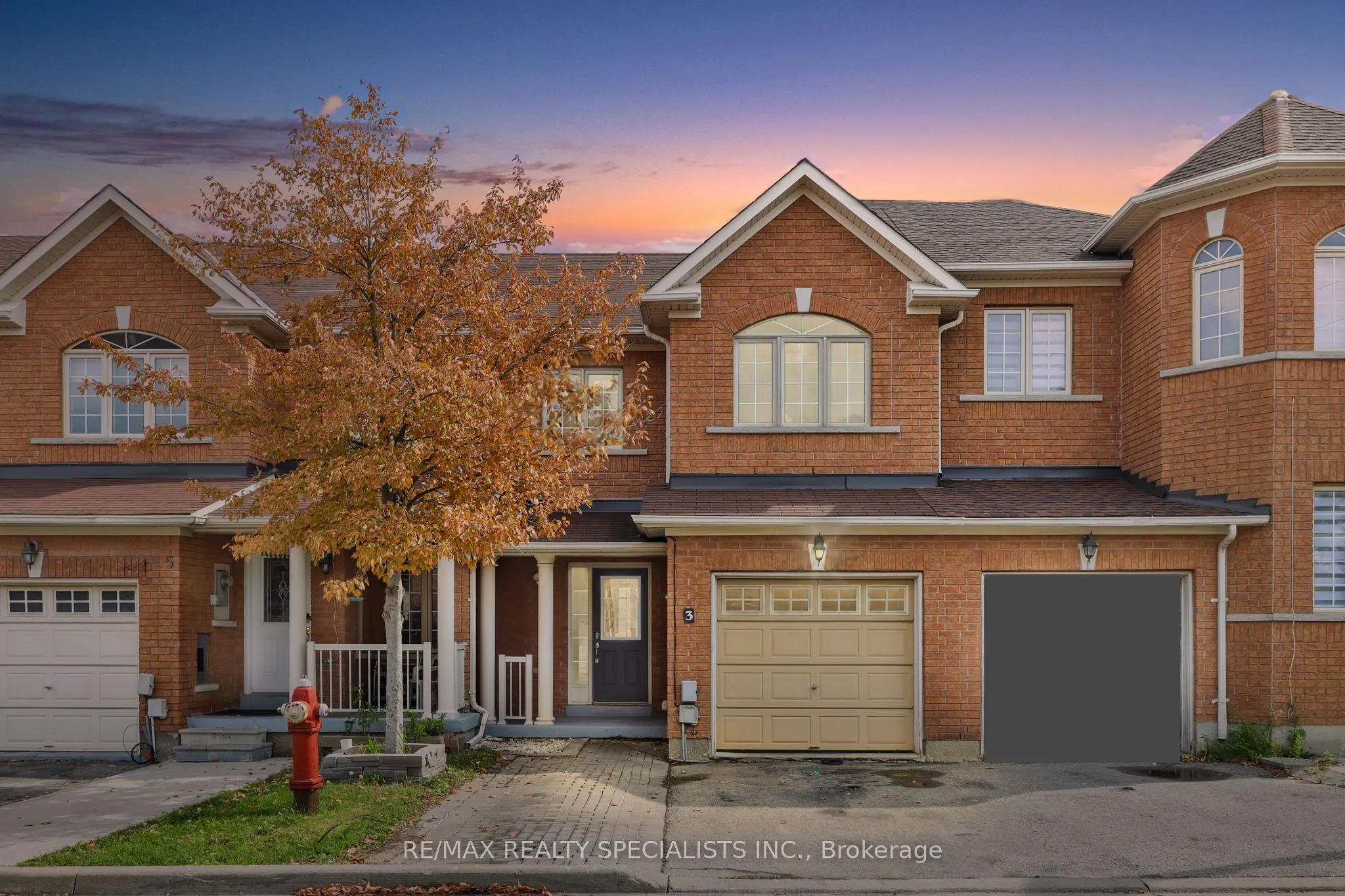 3 Rockgarden Trail N