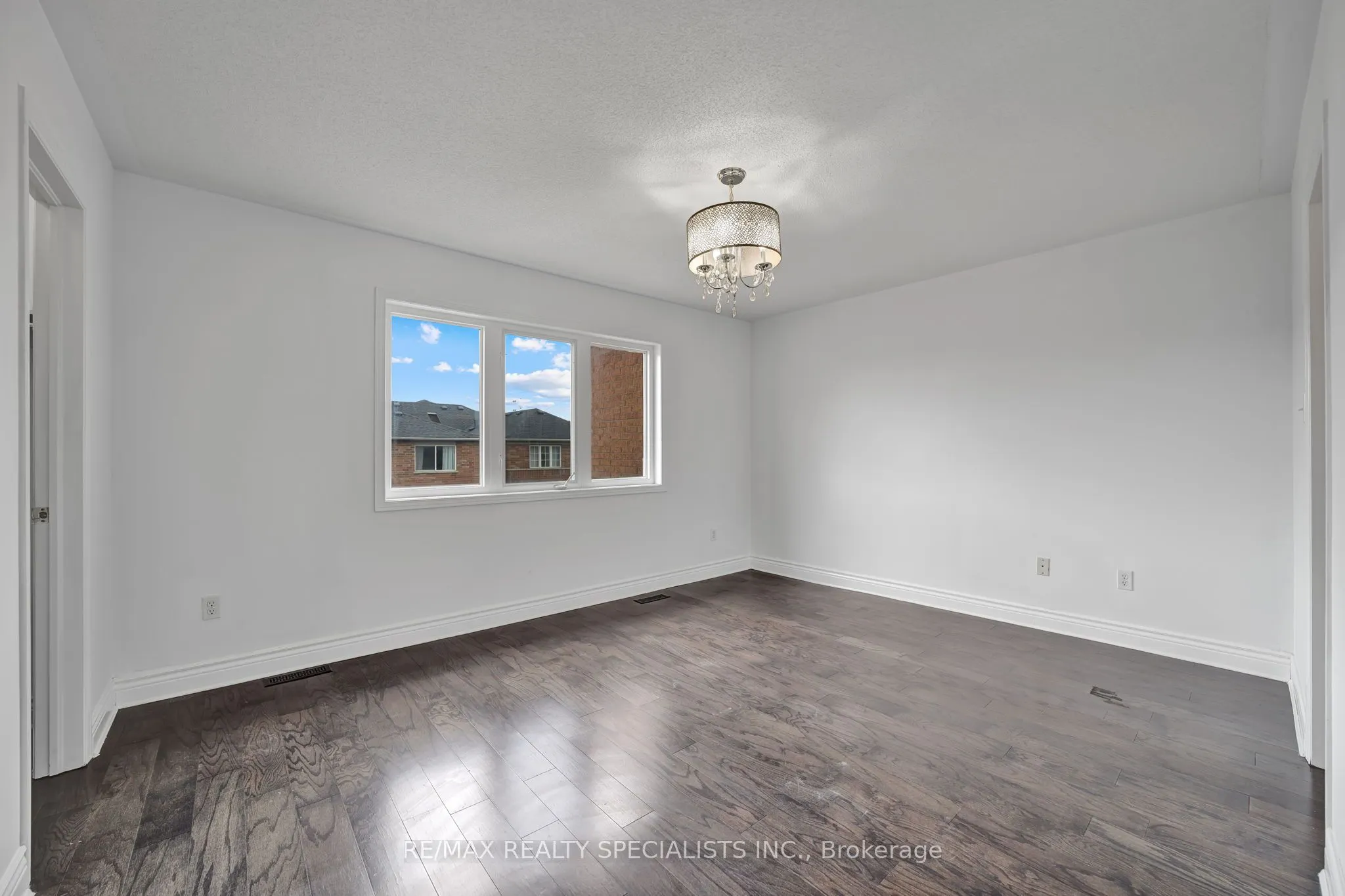 3 Rockgarden Trail N