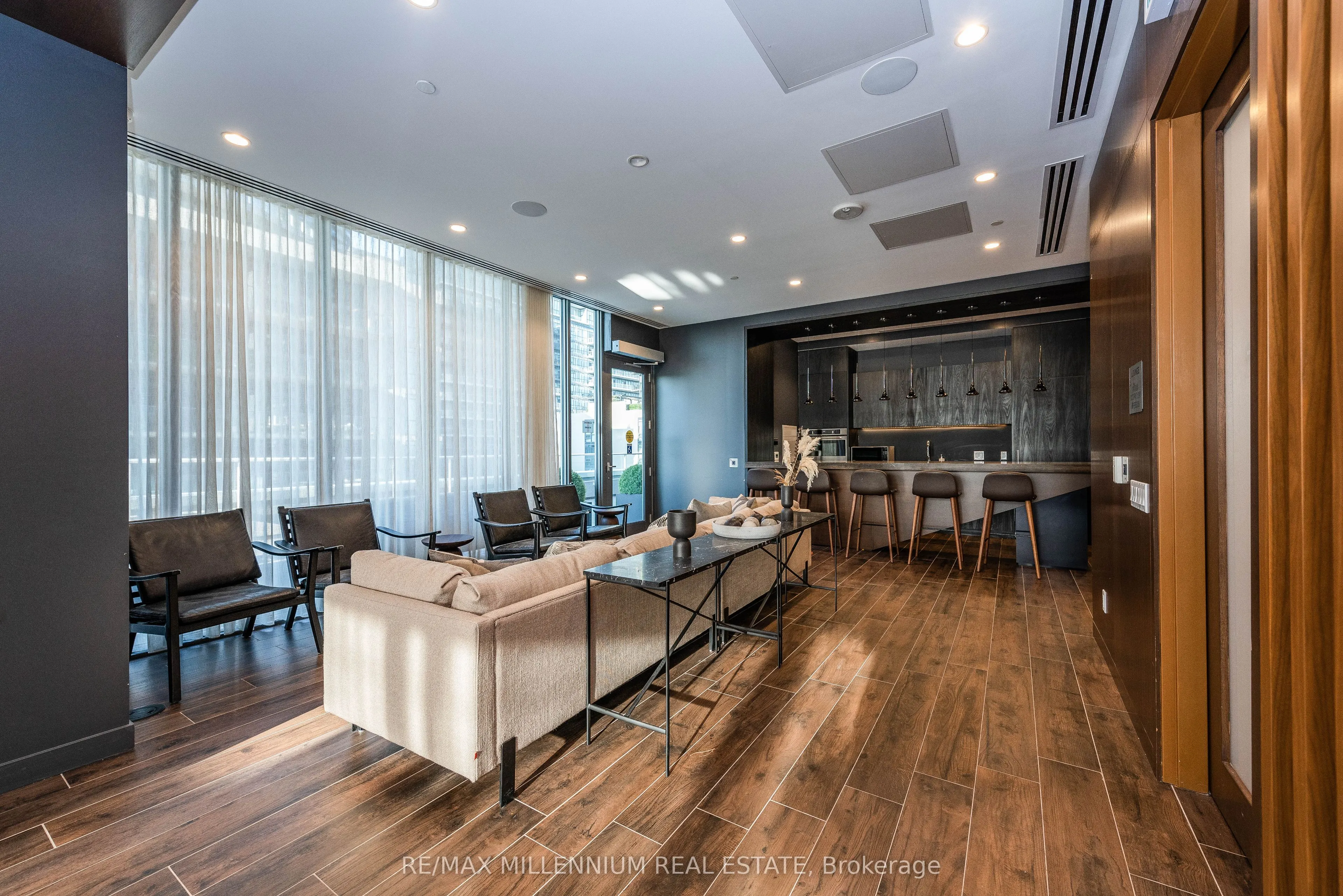 70 Annie Craig Drive, #4801