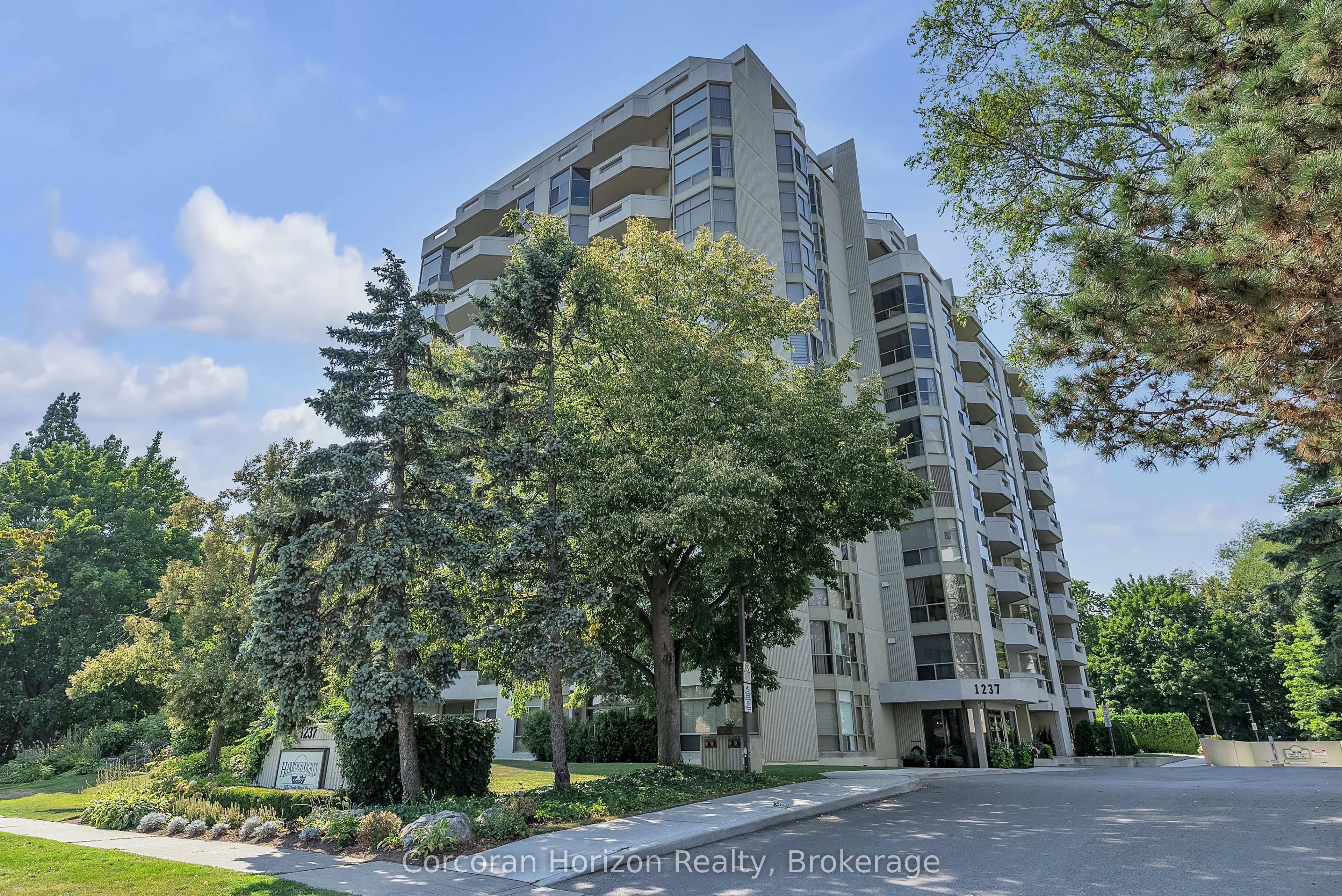 1237 North Shore Boulevard E, #1201