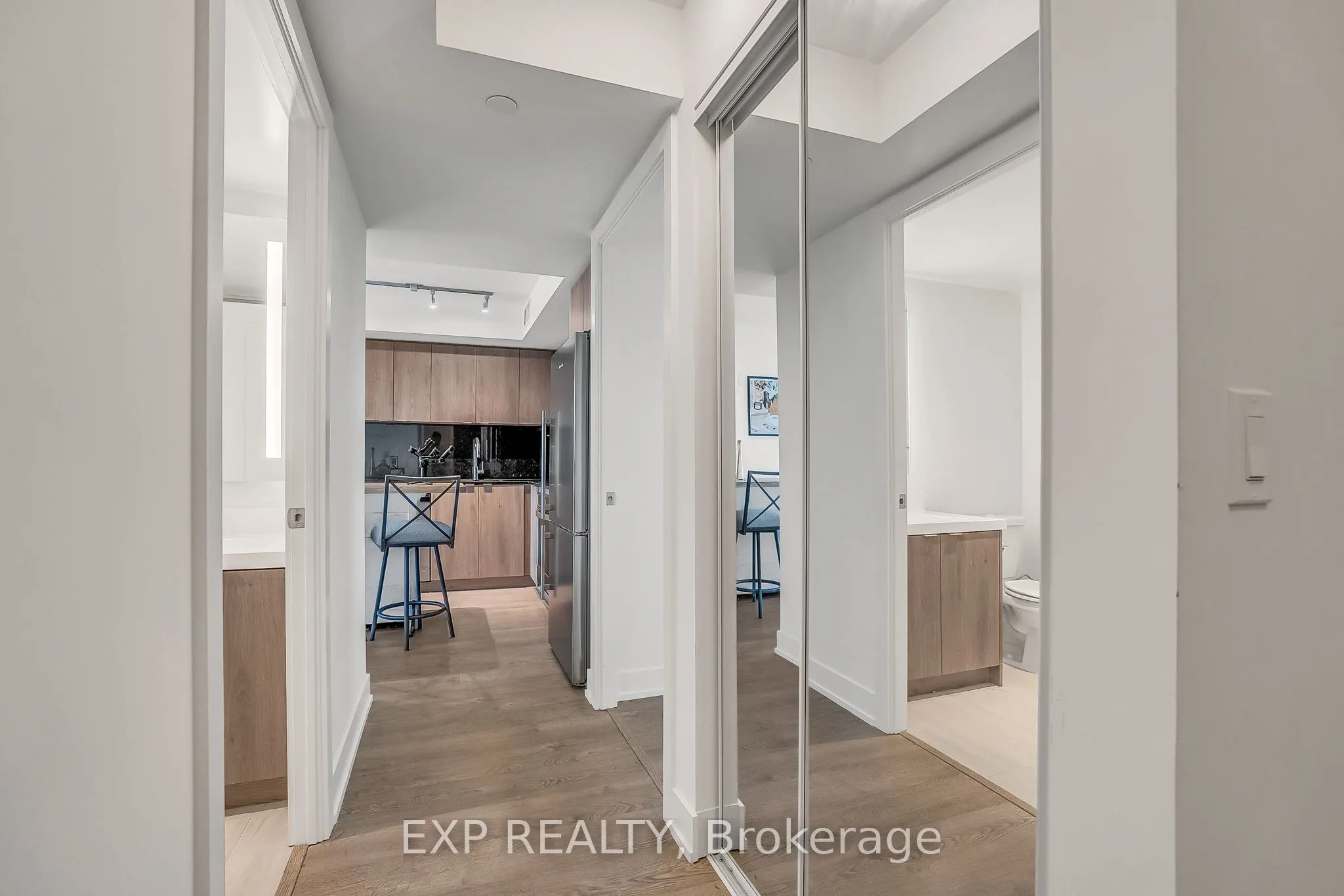 5 Mabelle Avenue, #2235