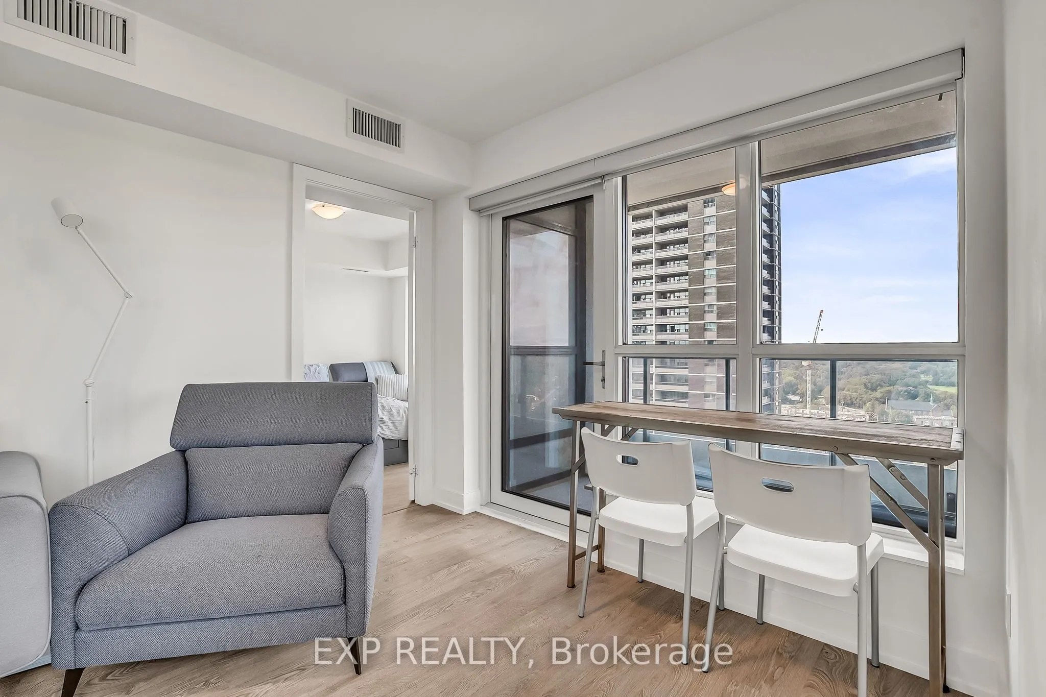 5 Mabelle Avenue, #2235