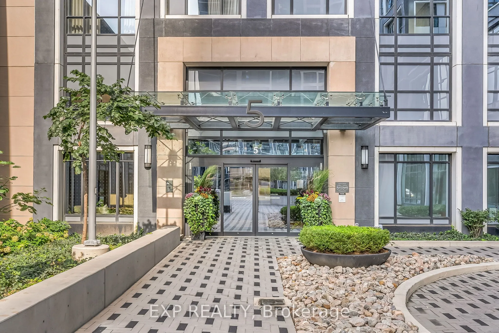 5 Mabelle Avenue, #2235