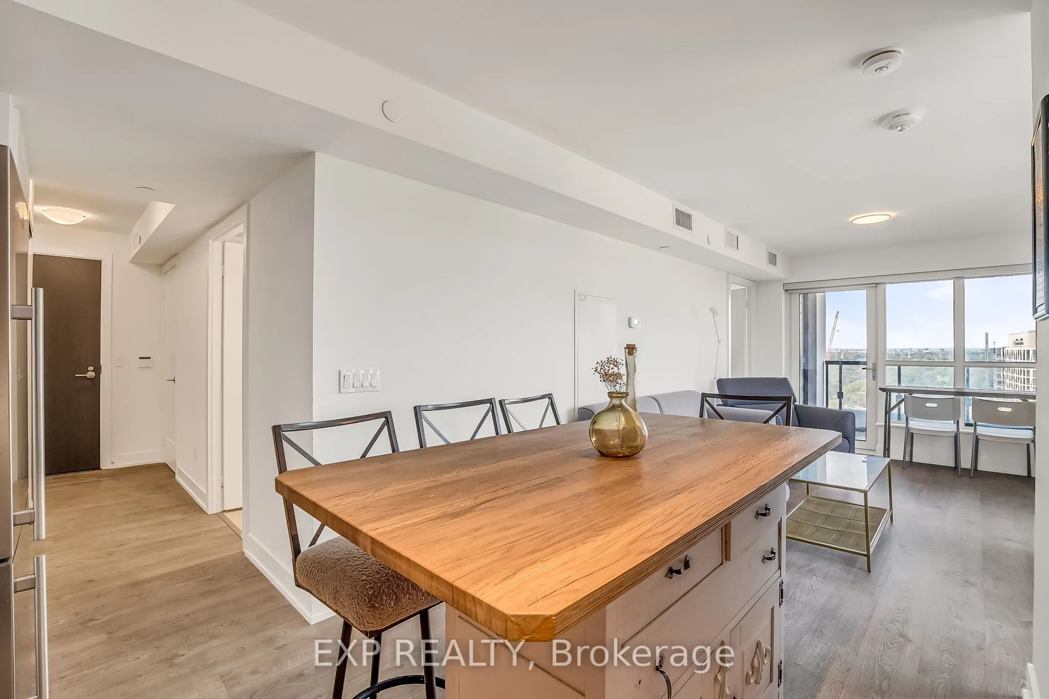5 Mabelle Avenue, #2235