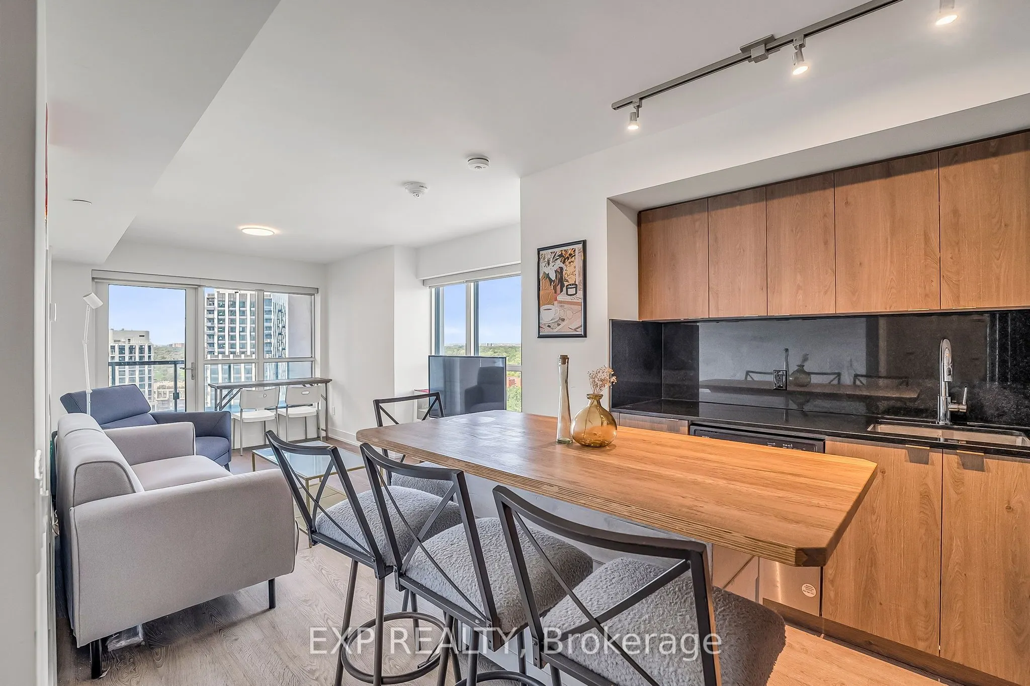 5 Mabelle Avenue, #2235