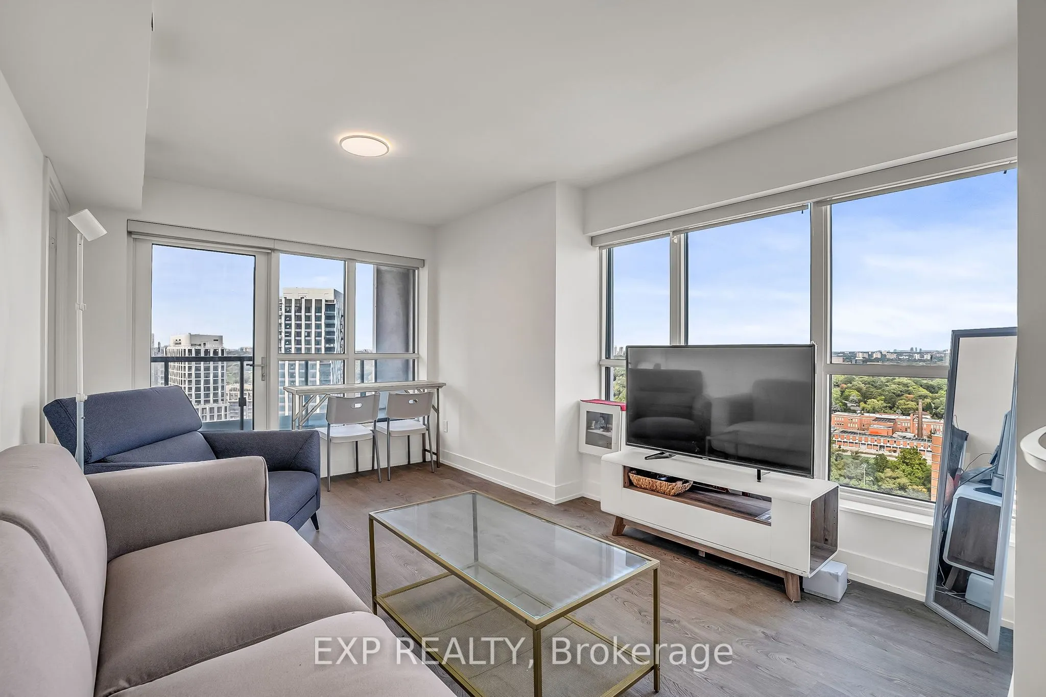 5 Mabelle Avenue, #2235