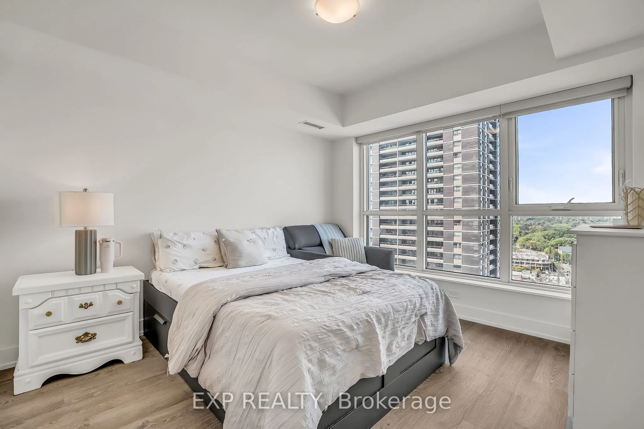 5 Mabelle Avenue, #2235