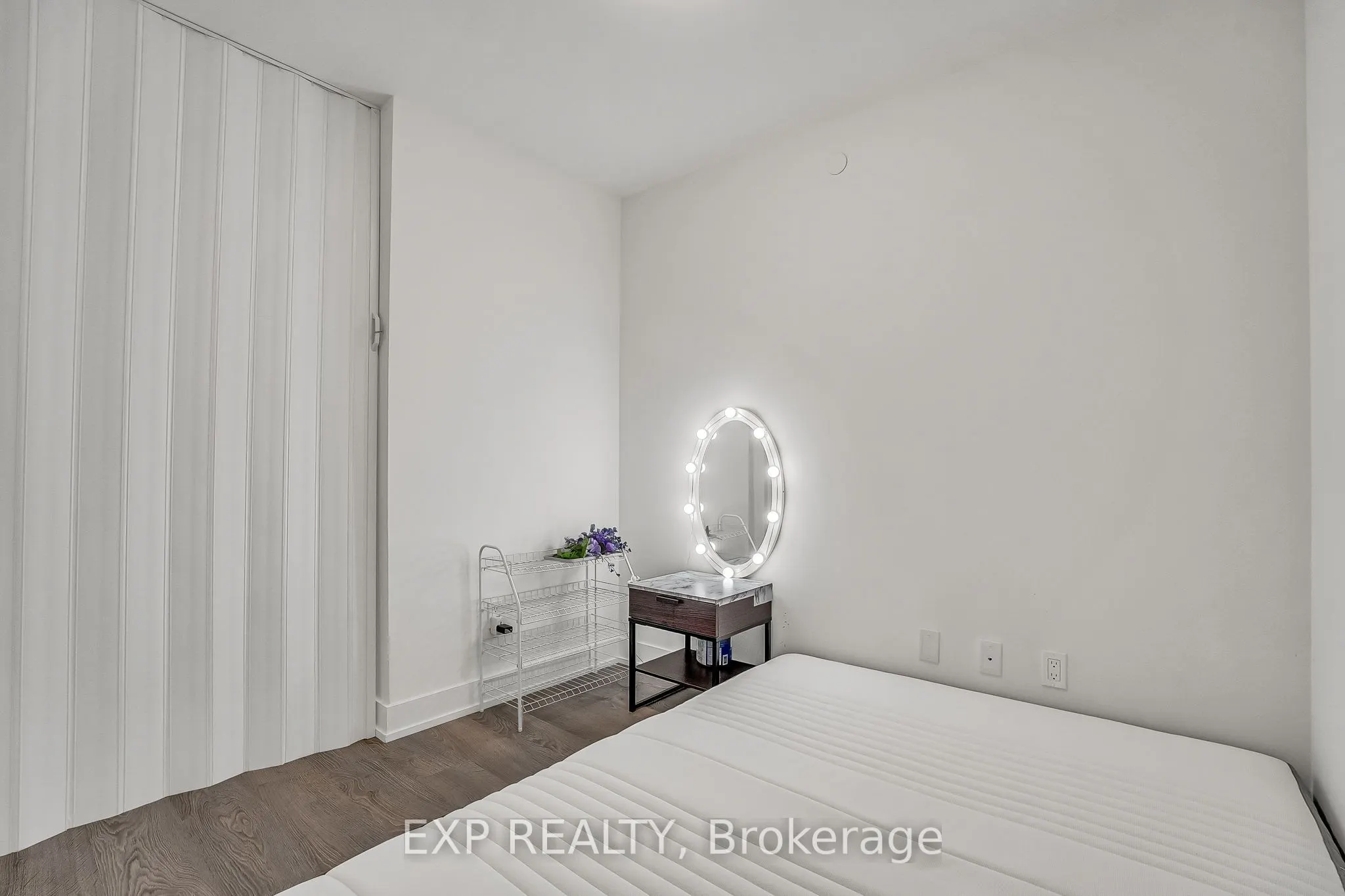 5 Mabelle Avenue, #2235