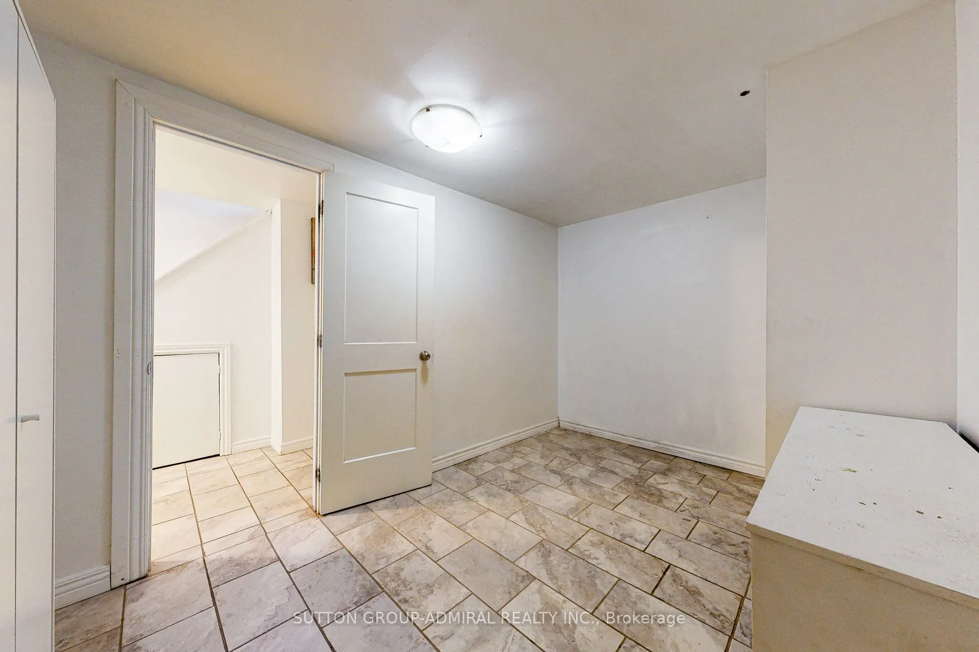 1517 Elm Road, #3