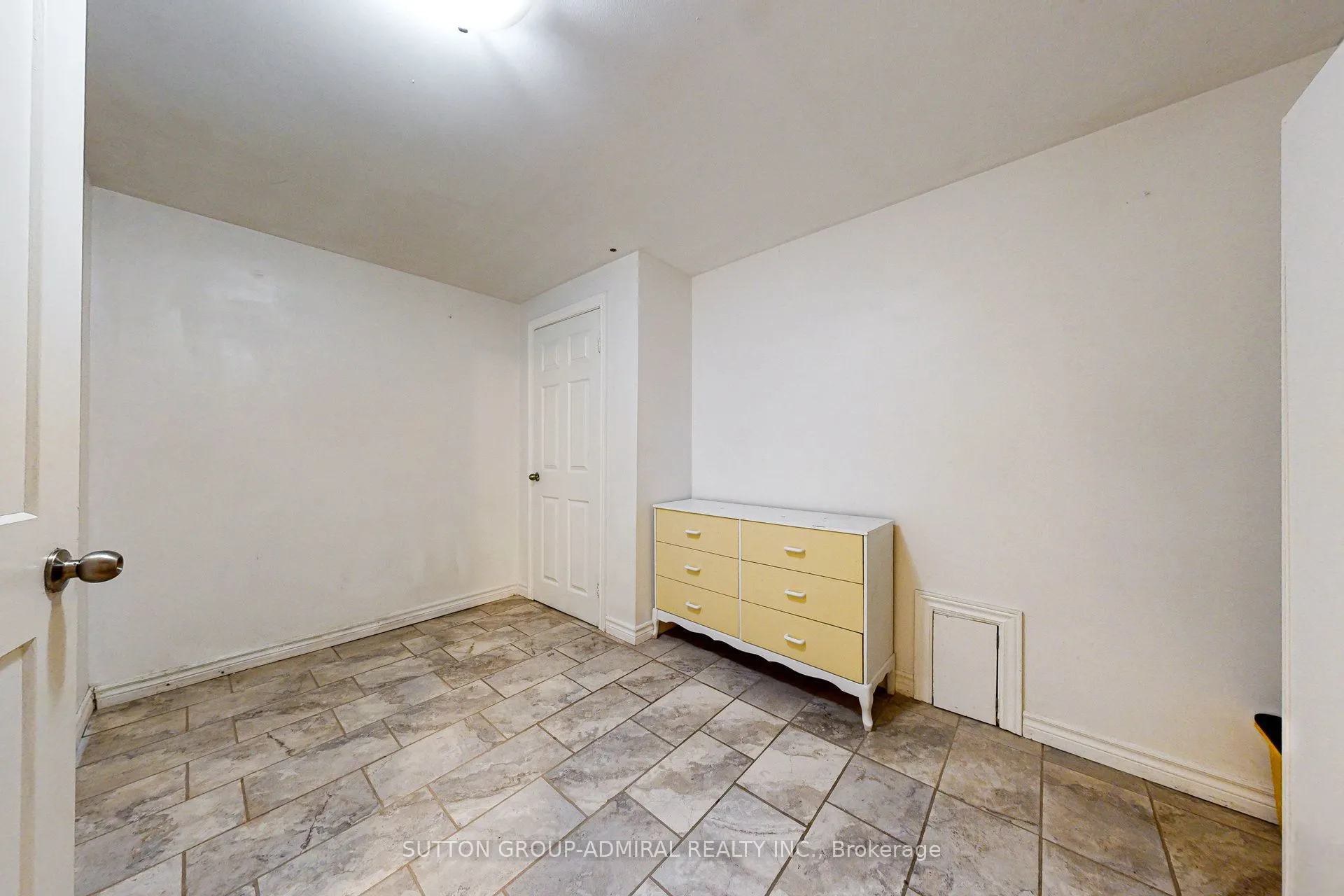 1517 Elm Road, #3