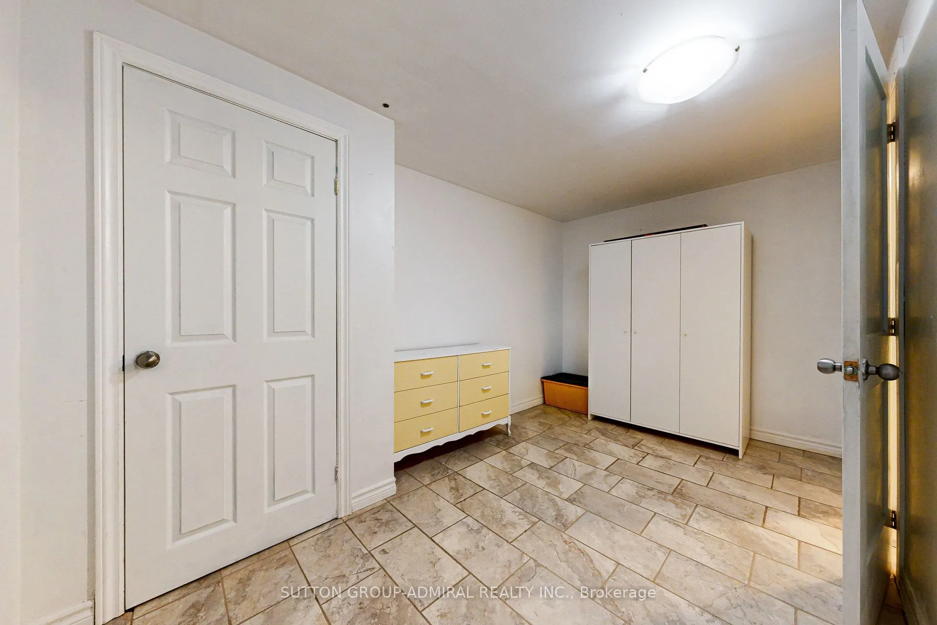 1517 Elm Road, #3