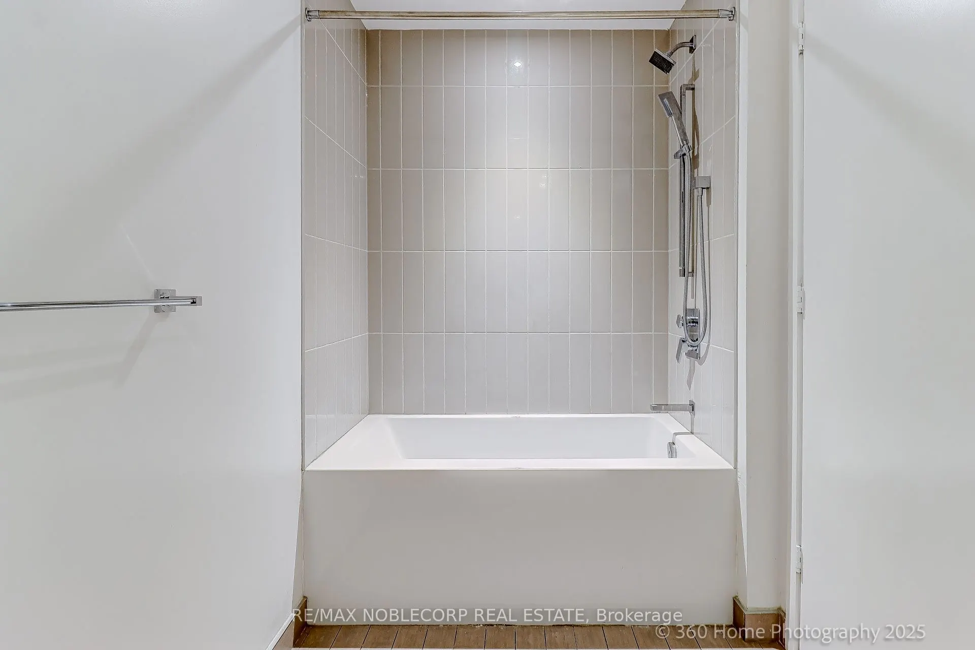 3900 Confederation Parkway, #2912