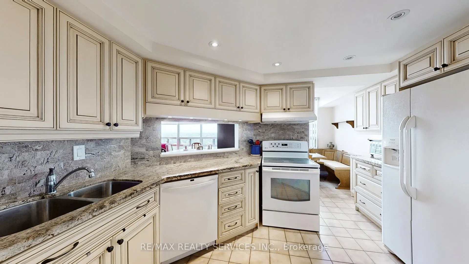330 Mill Street S, #909