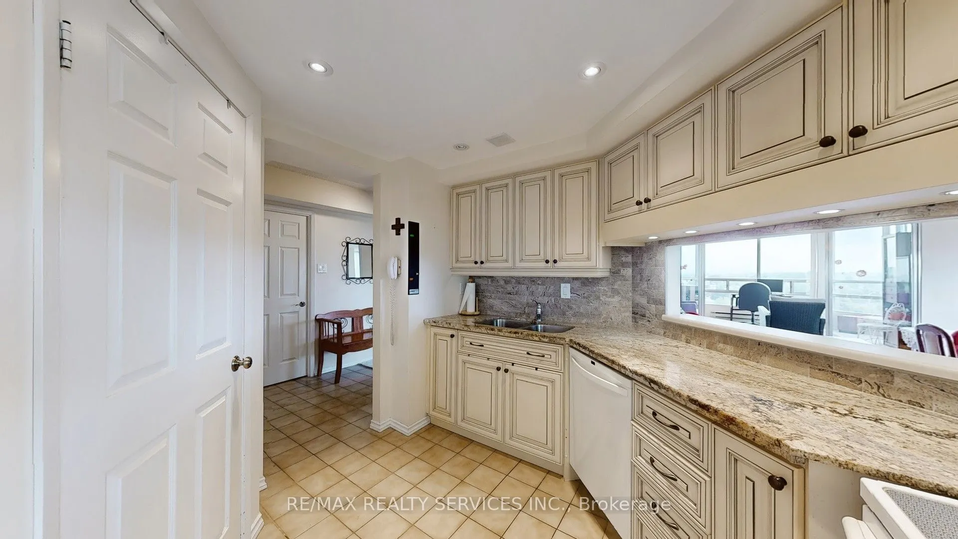 330 Mill Street S, #909