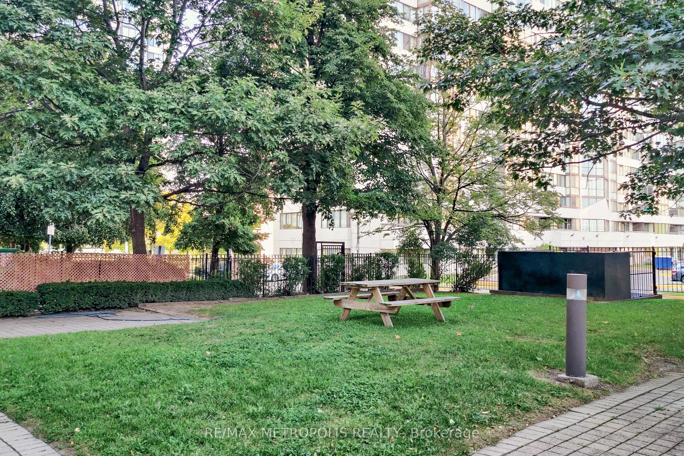 2901 Kipling Avenue, #606