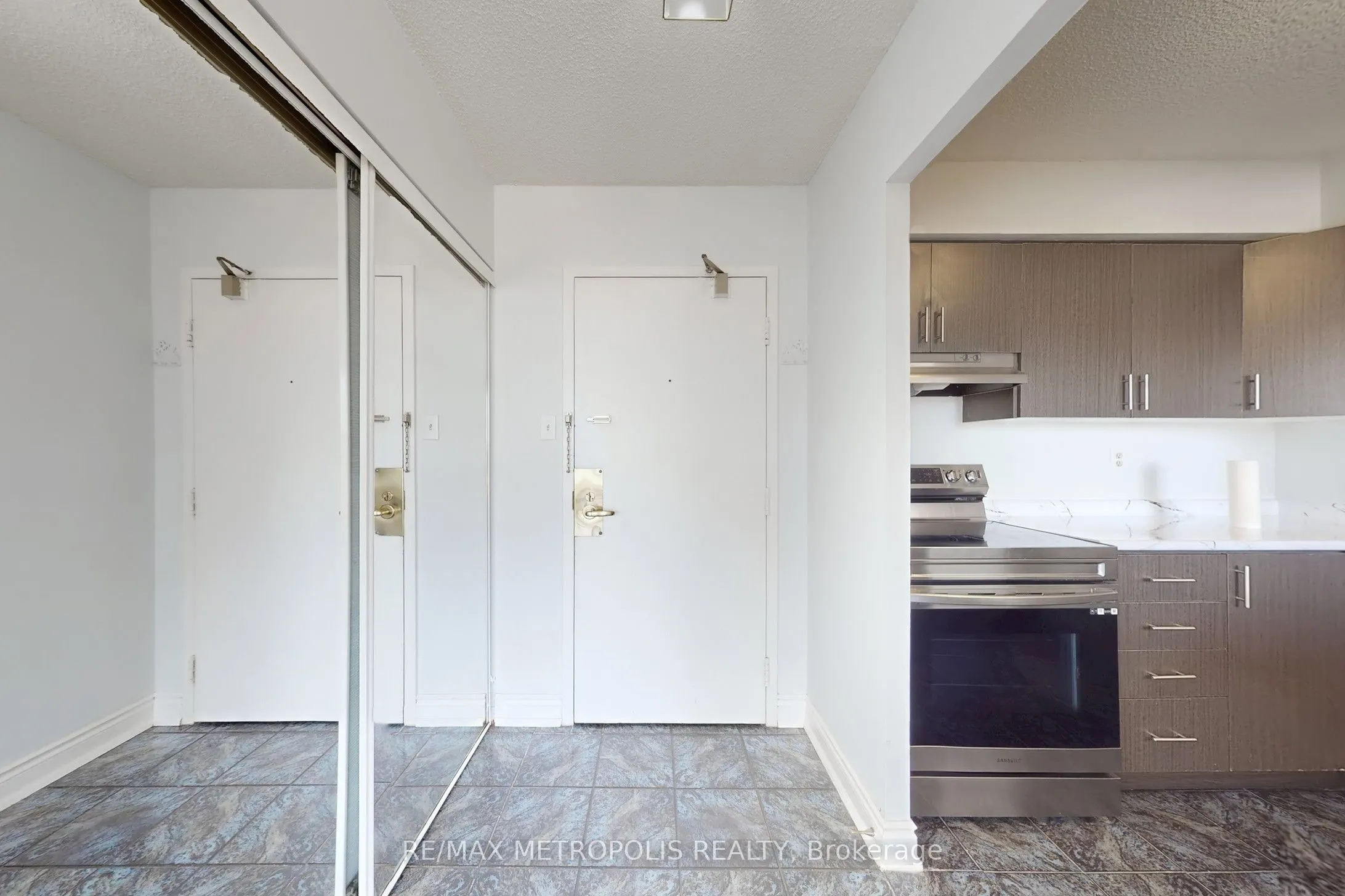 2901 Kipling Avenue, #606