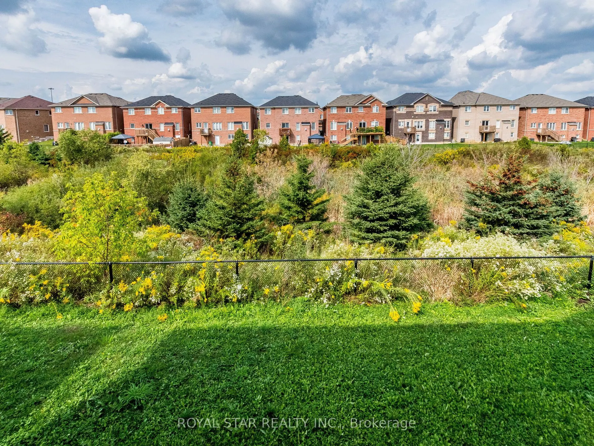 275 Checkerberry Crescent