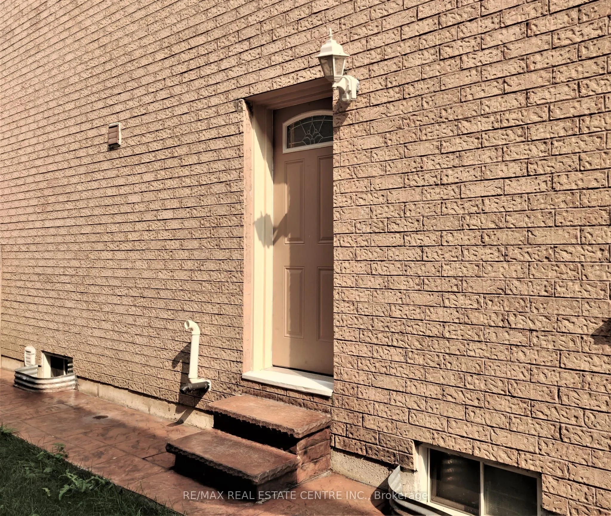 5621 Churchill Meadows Boulevard, #Bsmt