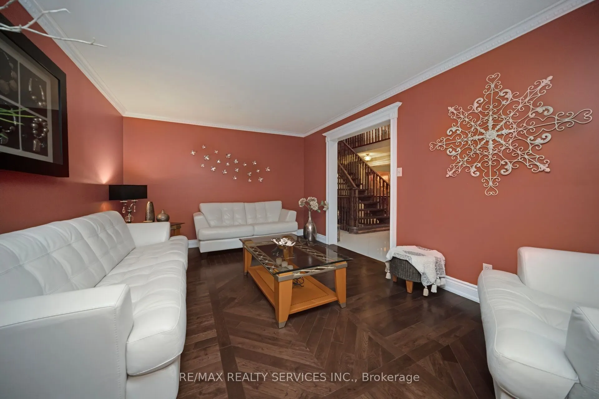 74 Leeward Drive N
