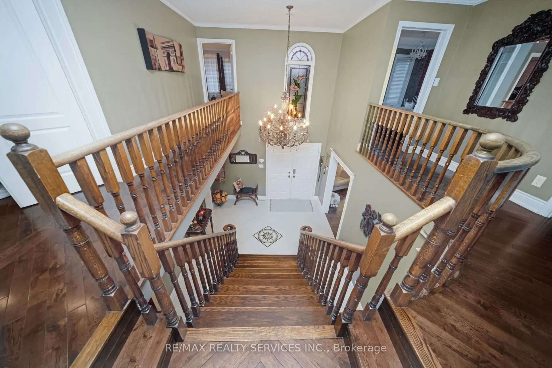 74 Leeward Drive N
