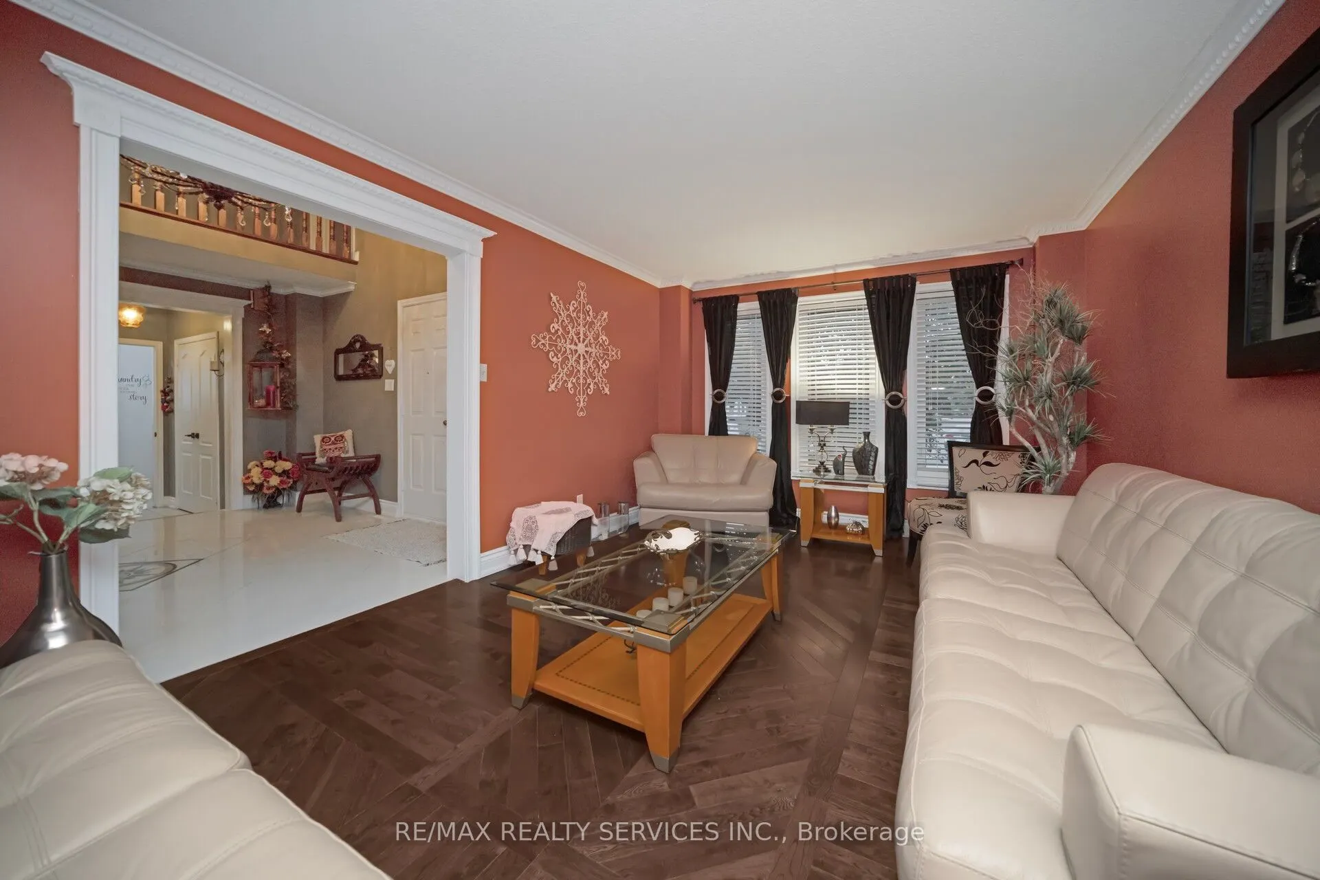 74 Leeward Drive N