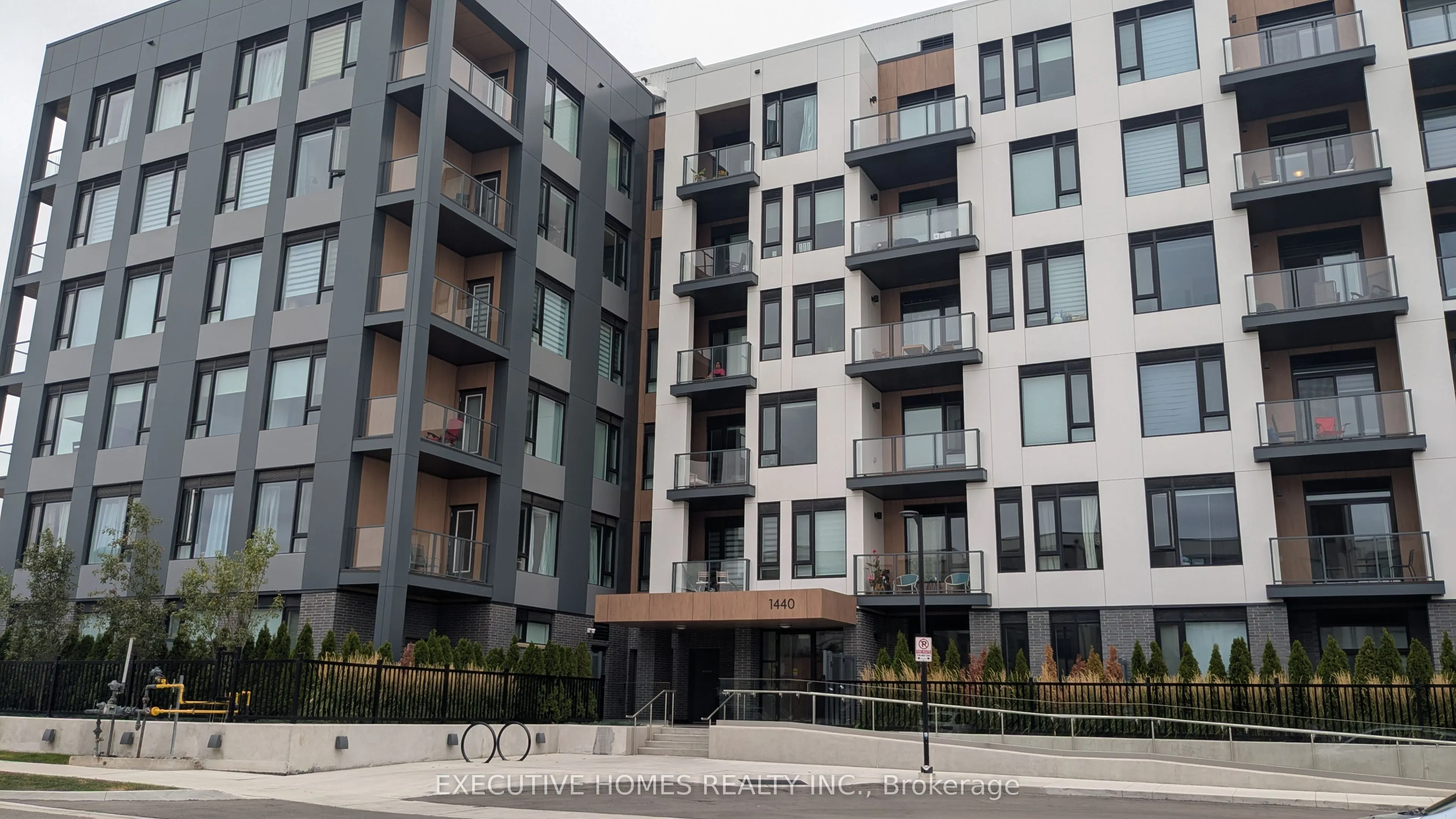 1440 Clarriage Court, #203
