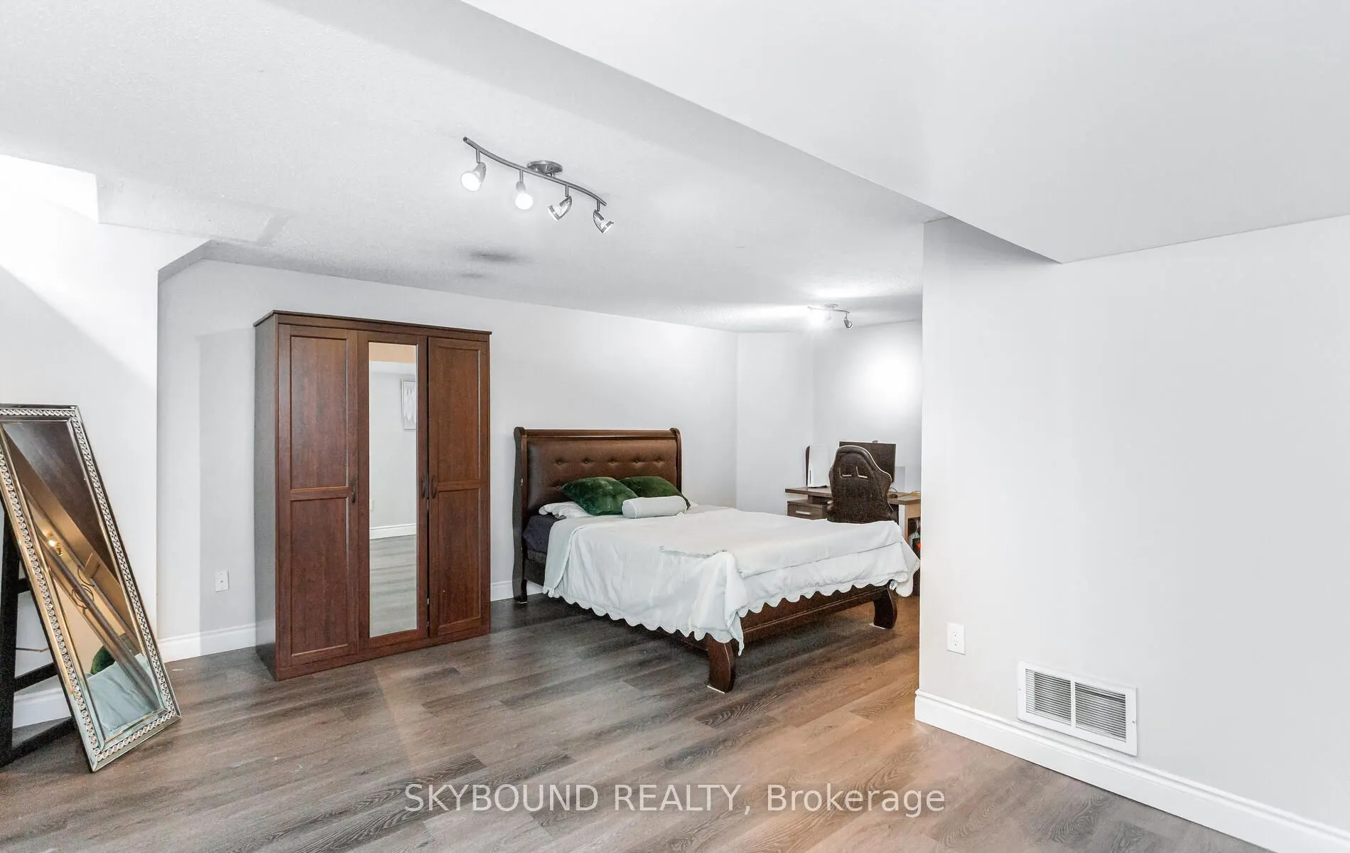 328 Andrews Trail E