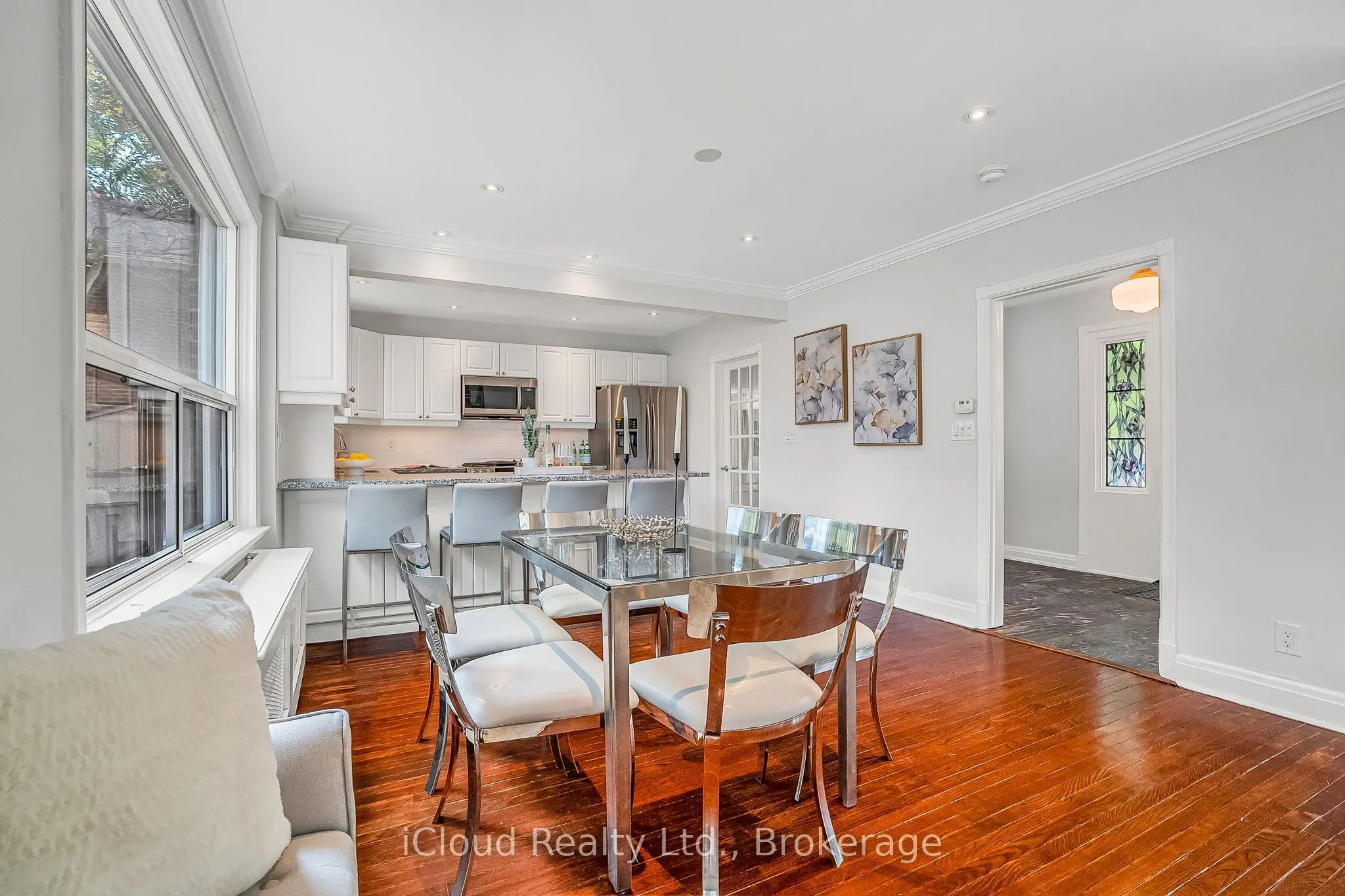 4691 Dundas Street W