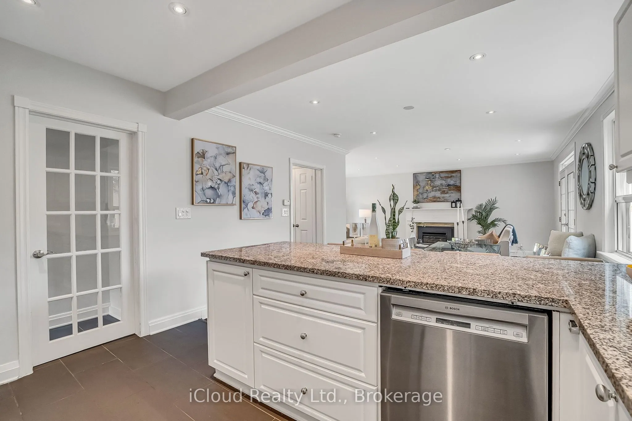 4691 Dundas Street W