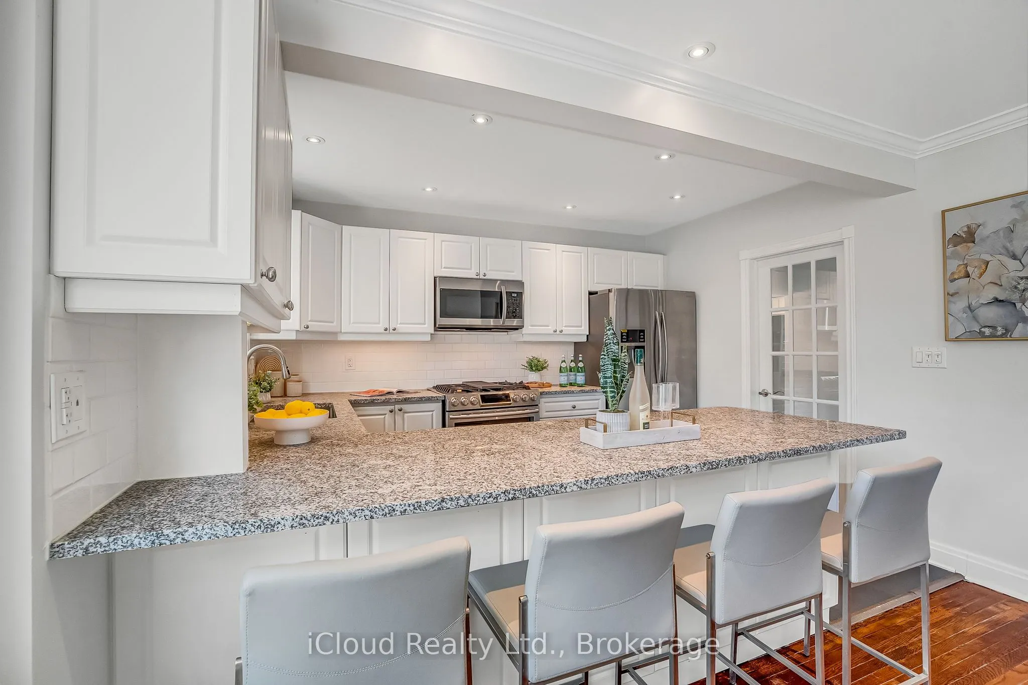 4691 Dundas Street W