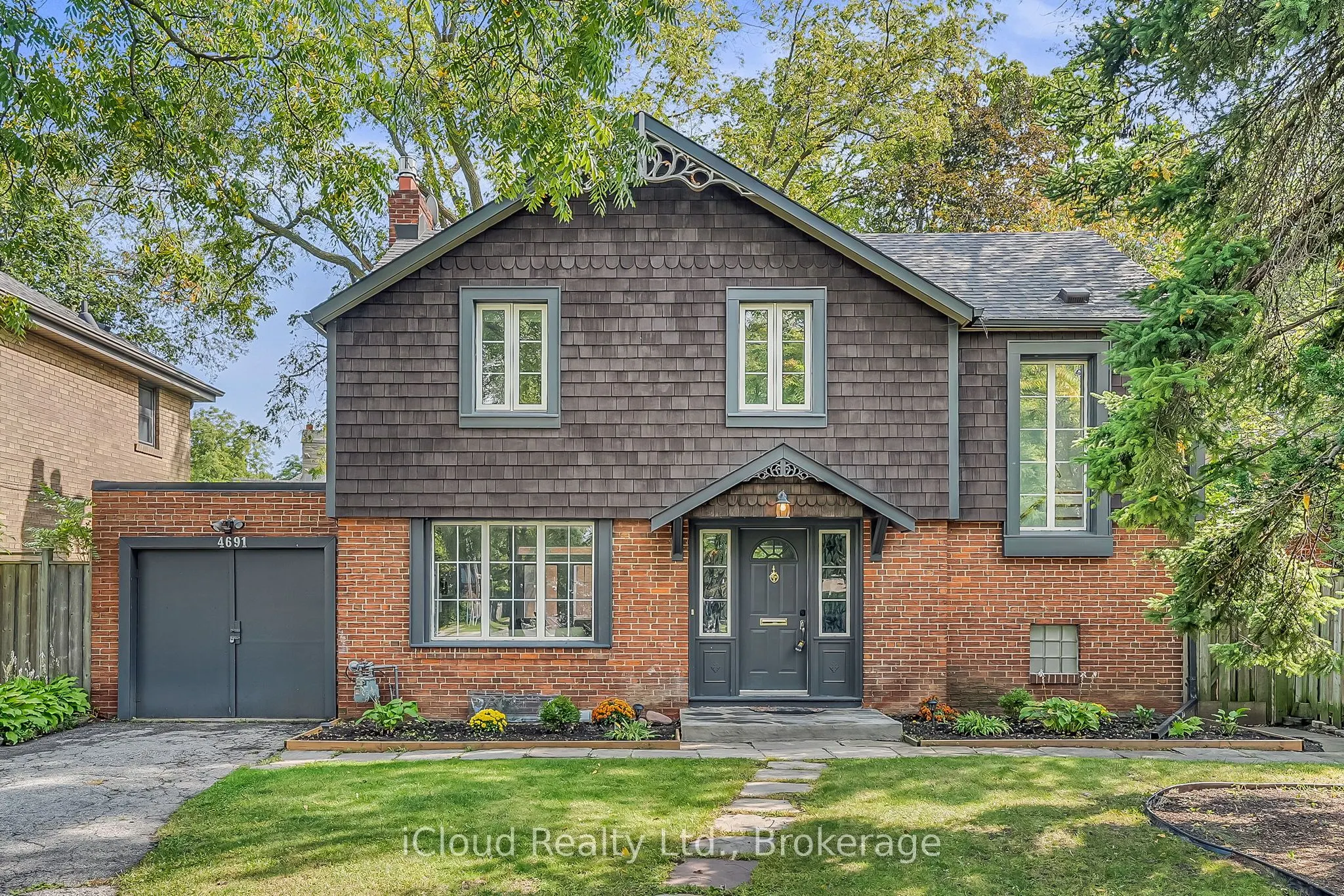 4691 Dundas Street W