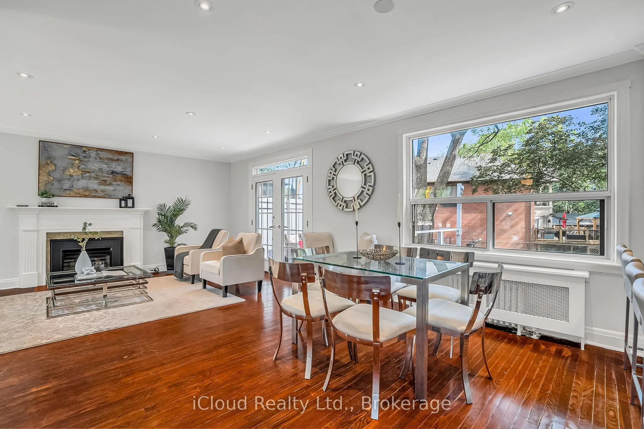 4691 Dundas Street W