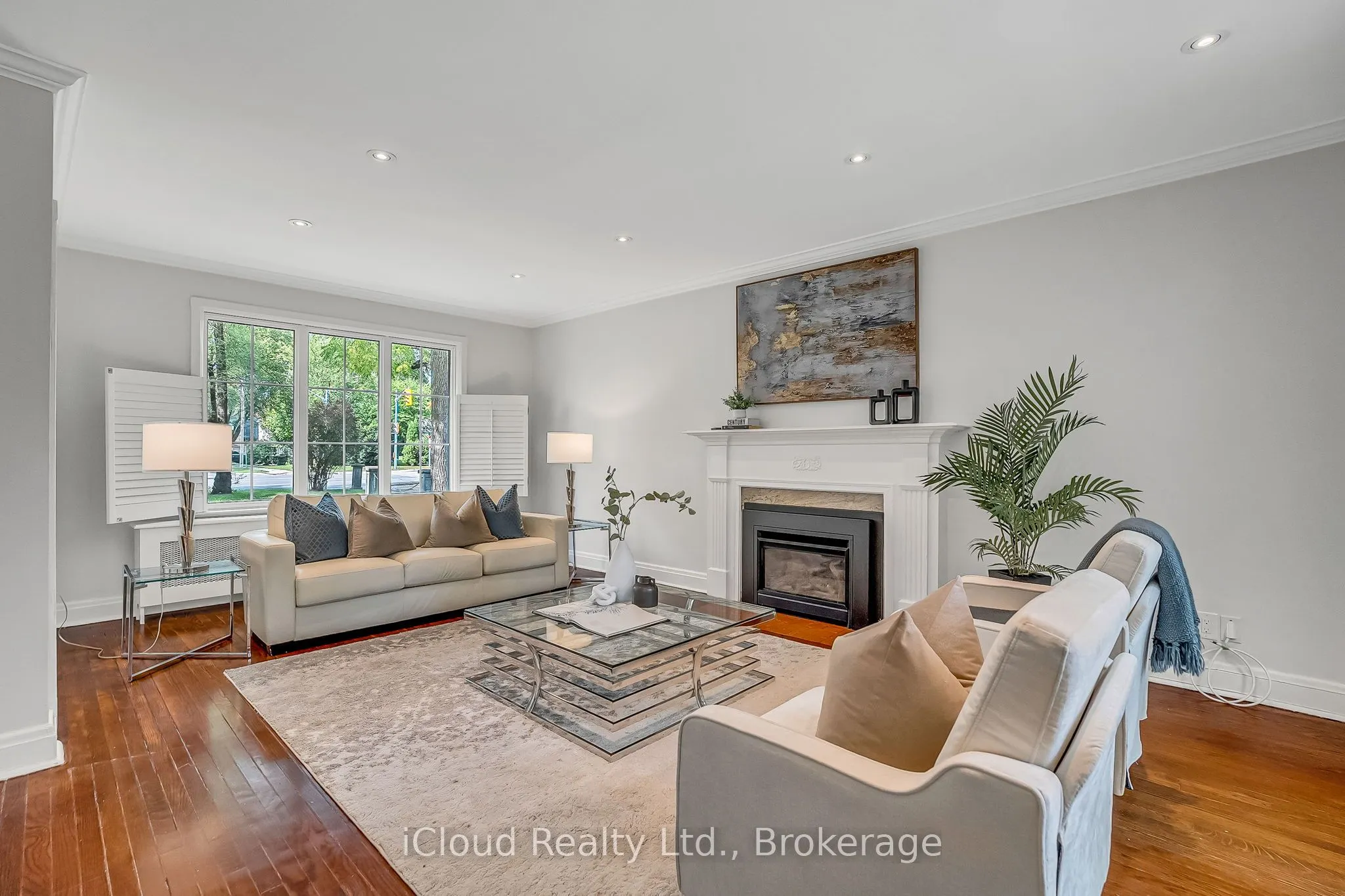 4691 Dundas Street W
