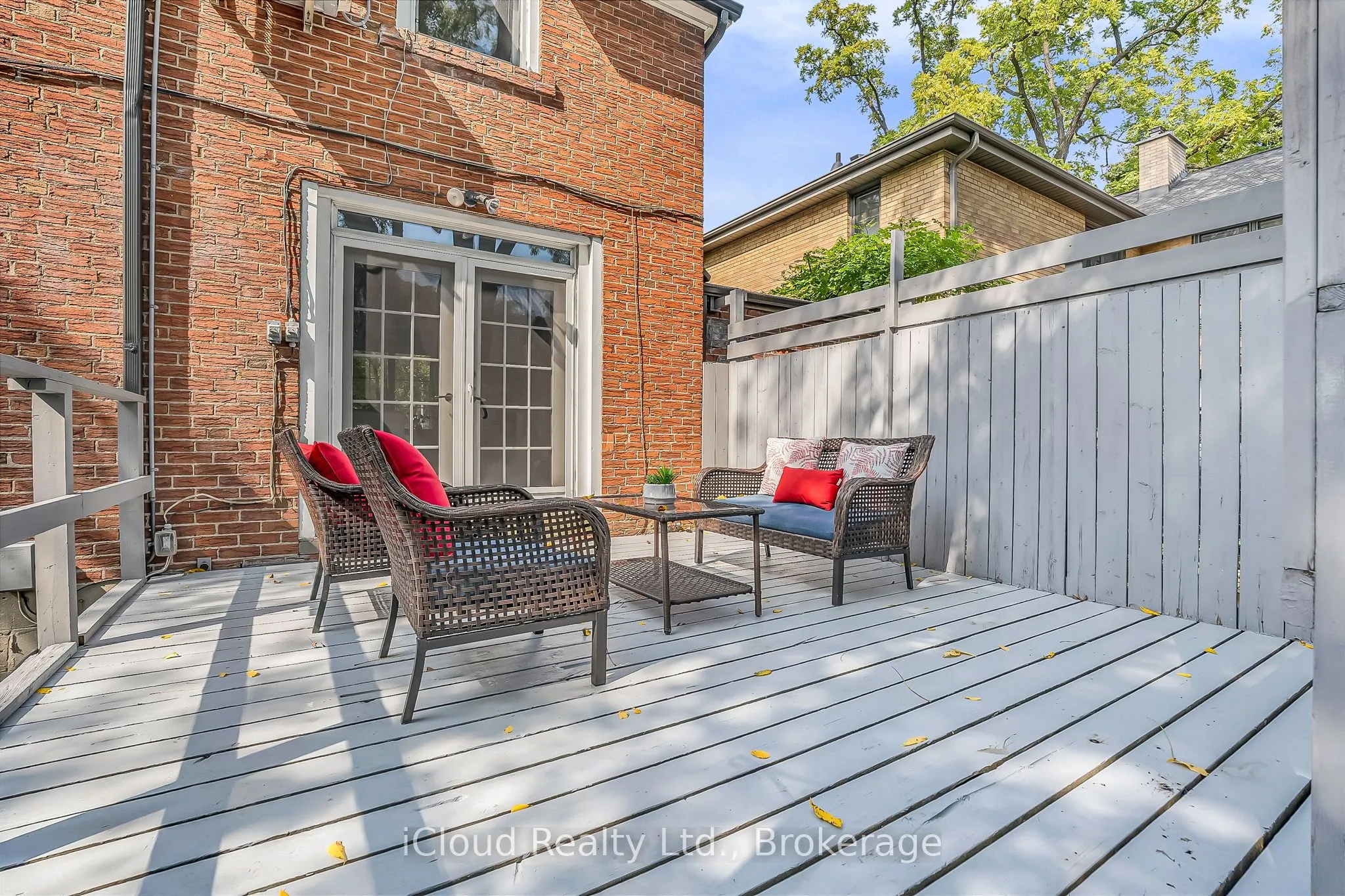 4691 Dundas Street W