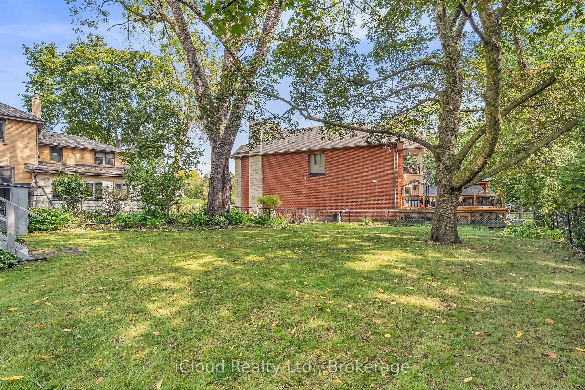 4691 Dundas Street W