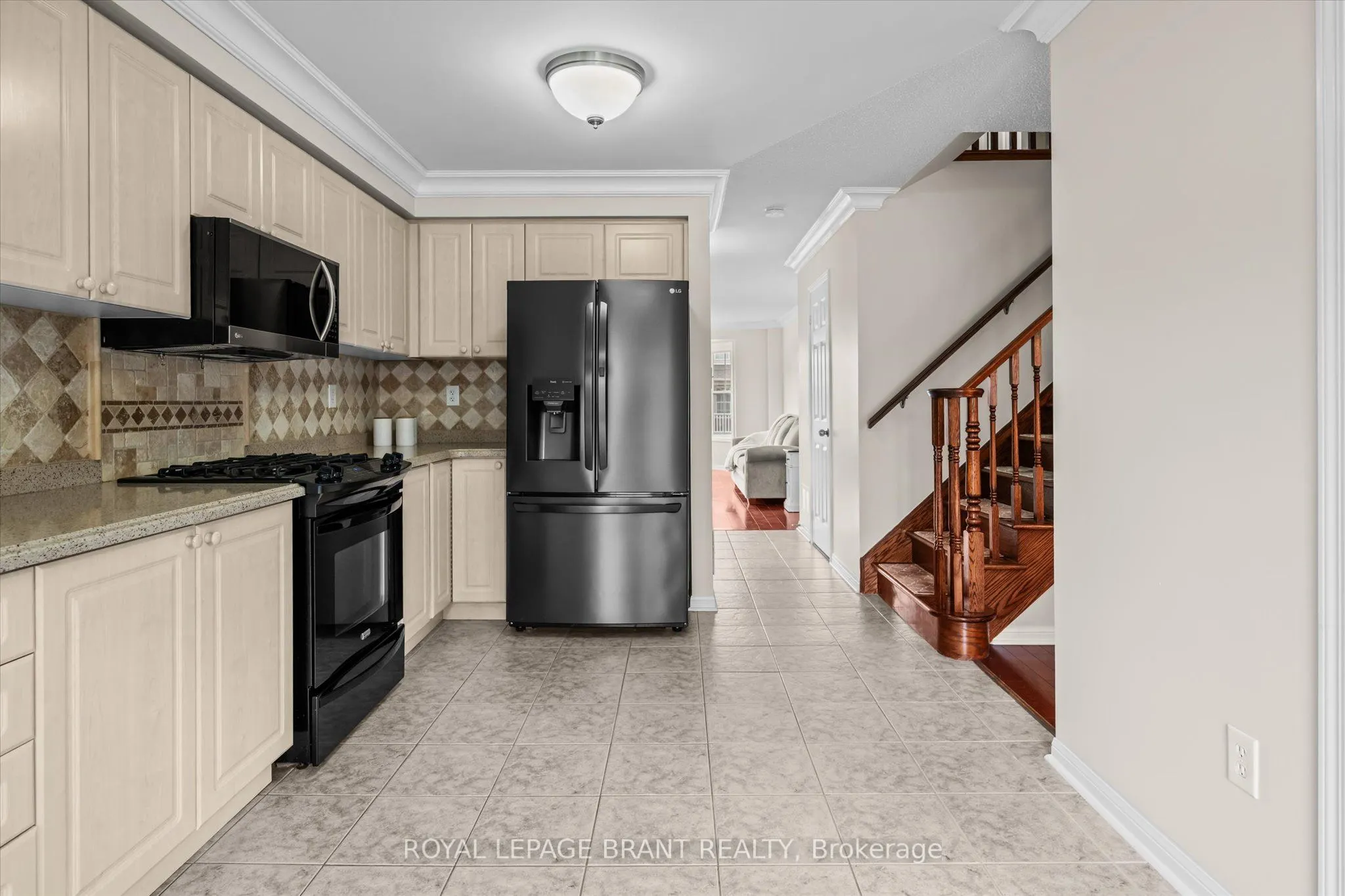 801 Mckay Crescent