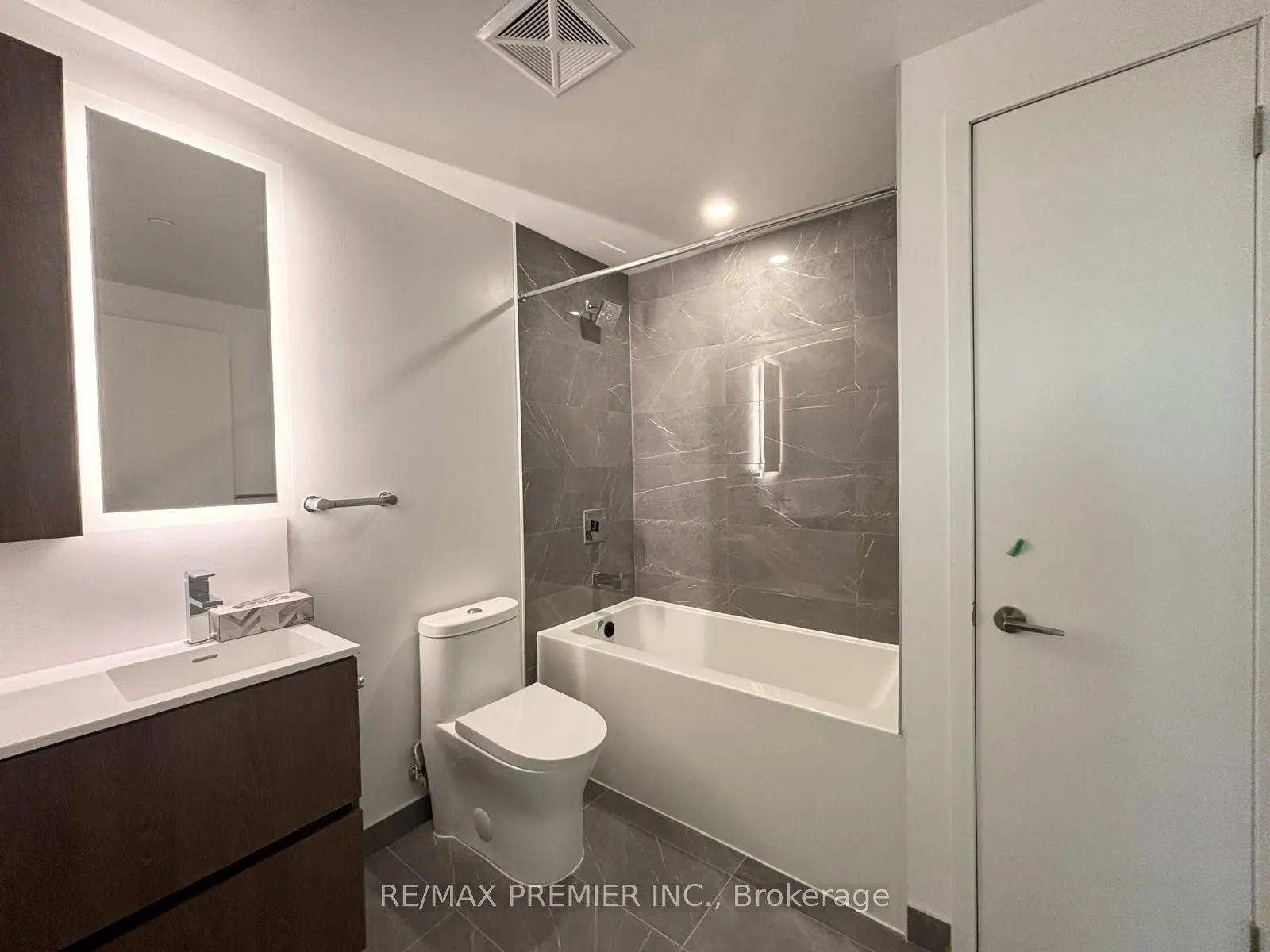 251 Masonry Way, #907