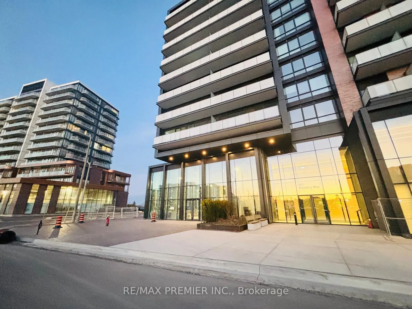 251 Masonry Way, #907