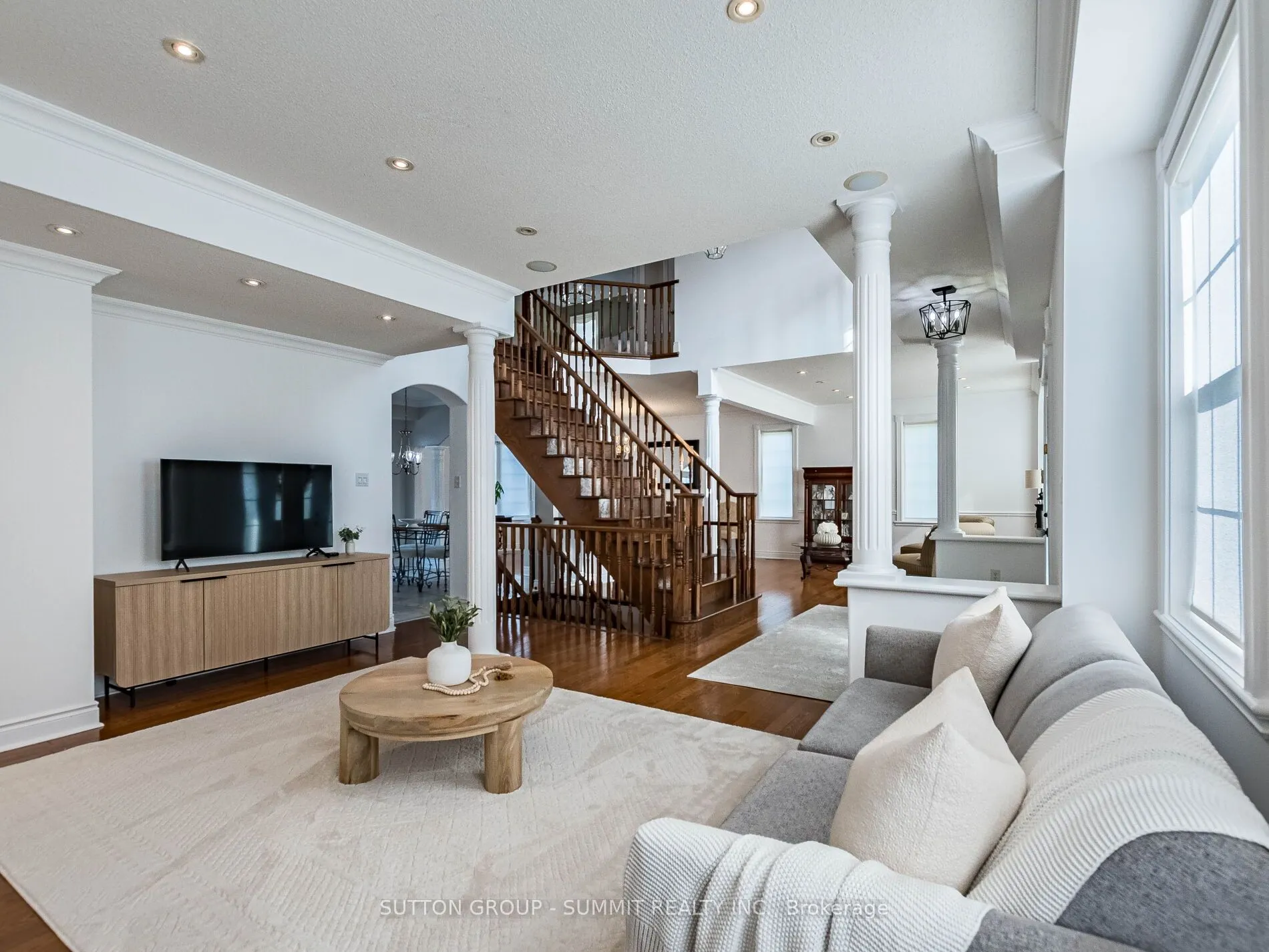 7123 GILLESPIE Lane