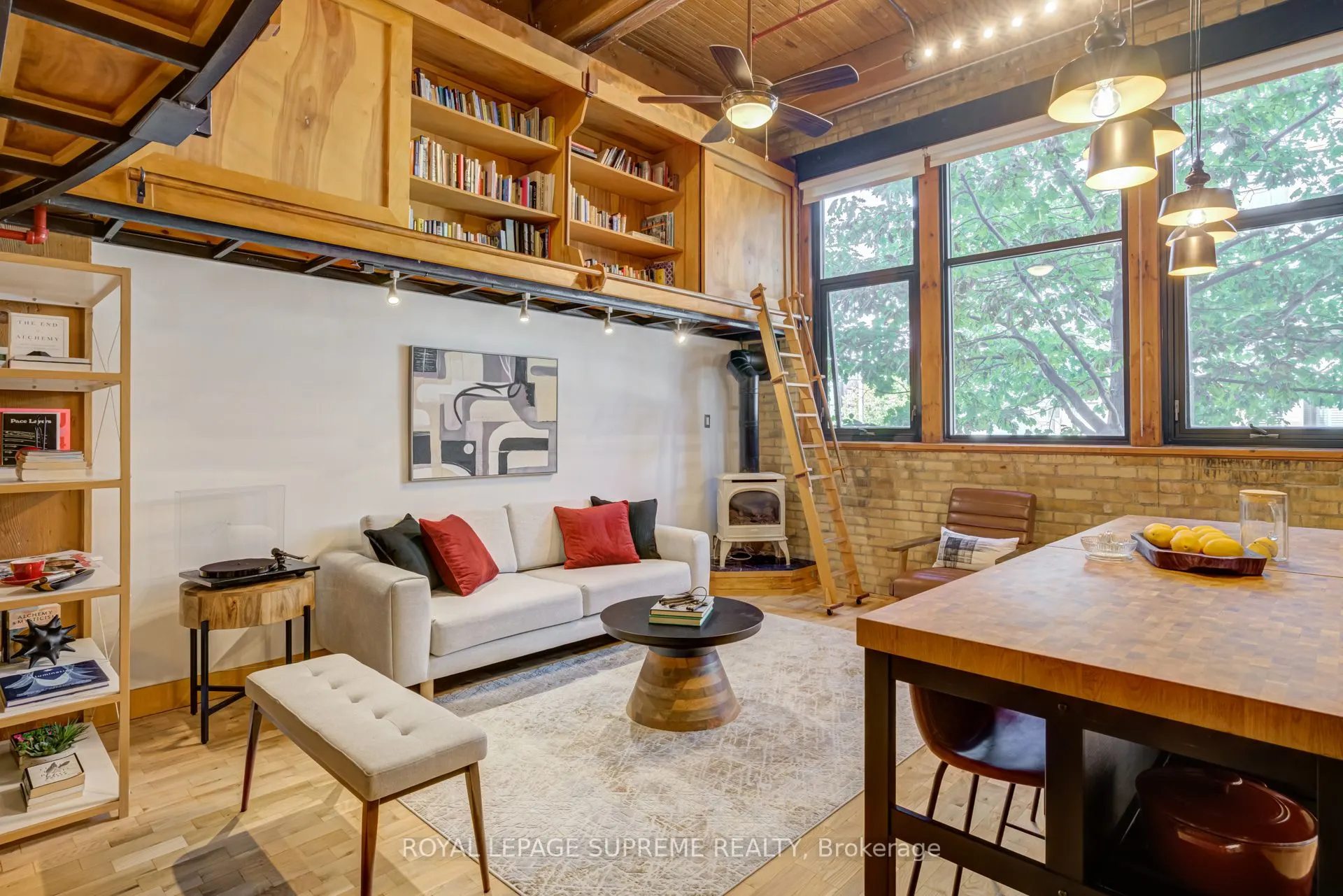 371 Wallace Avenue, #10