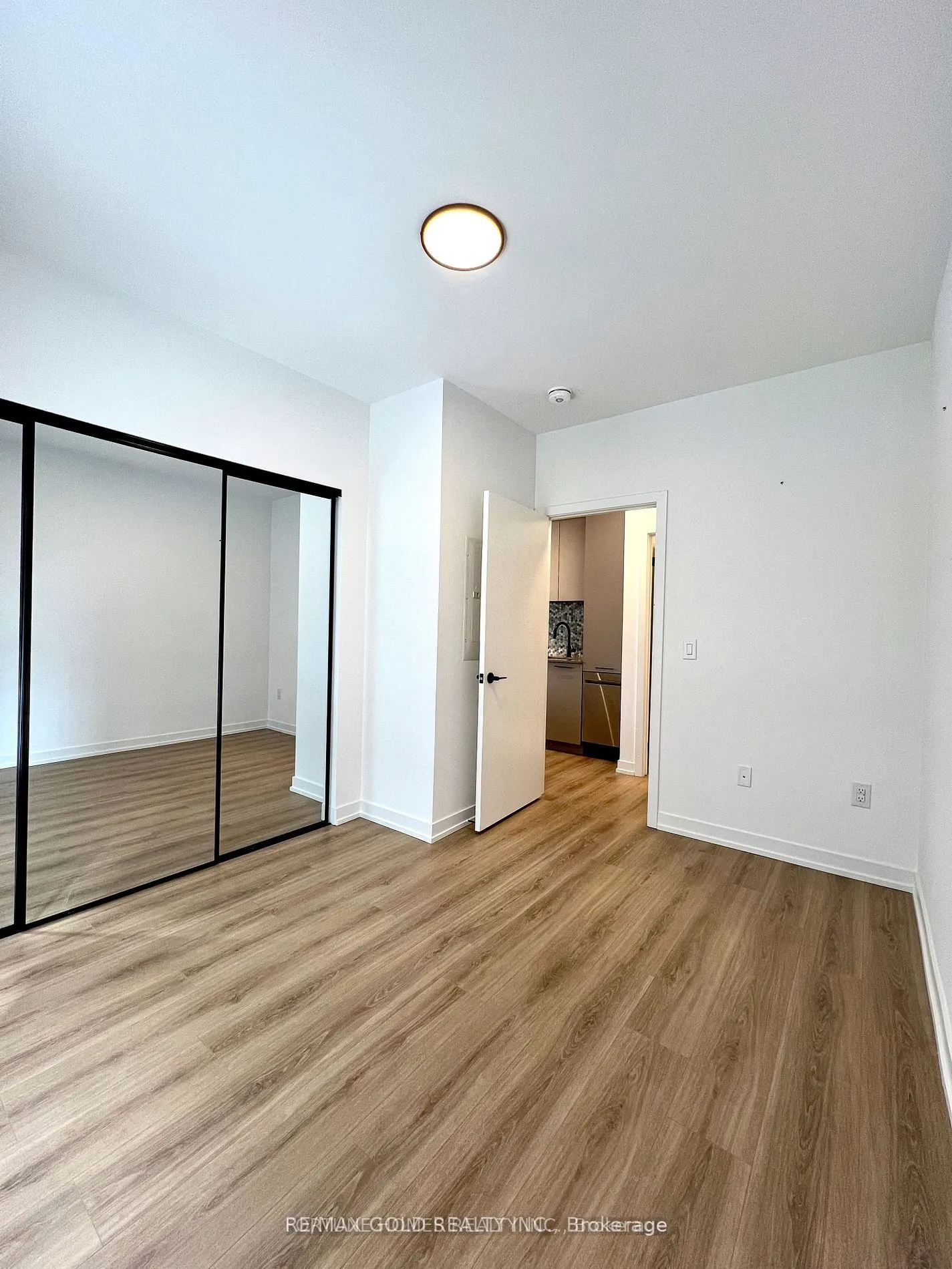 30 Lagerfeld Drive, #8