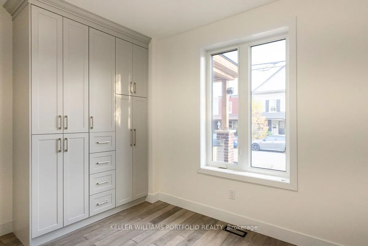 180 Maria Street, #Main