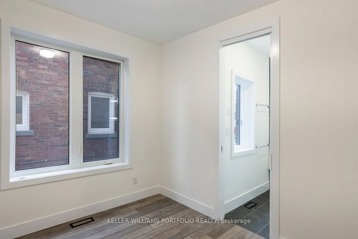 180 Maria Street, #Main