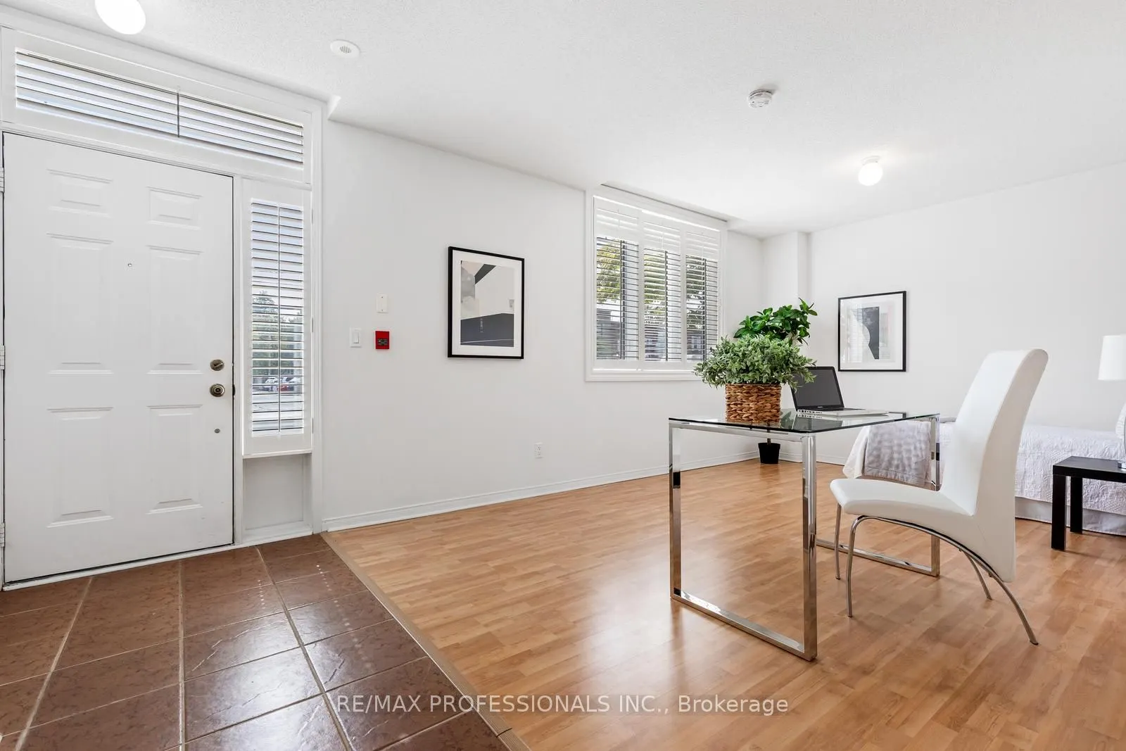 3400 Lake Shore Boulevard W, #104