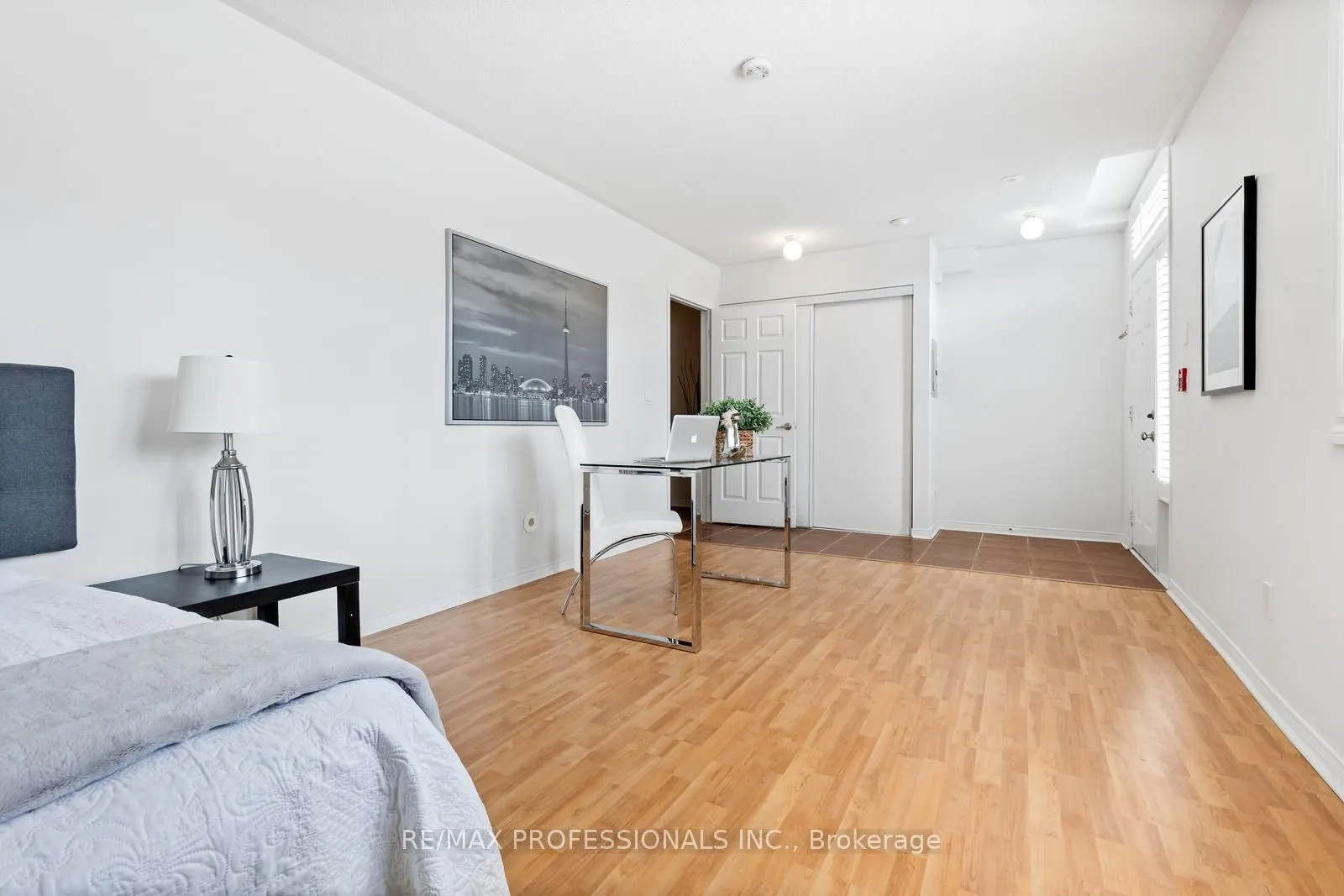 3400 Lake Shore Boulevard W, #104