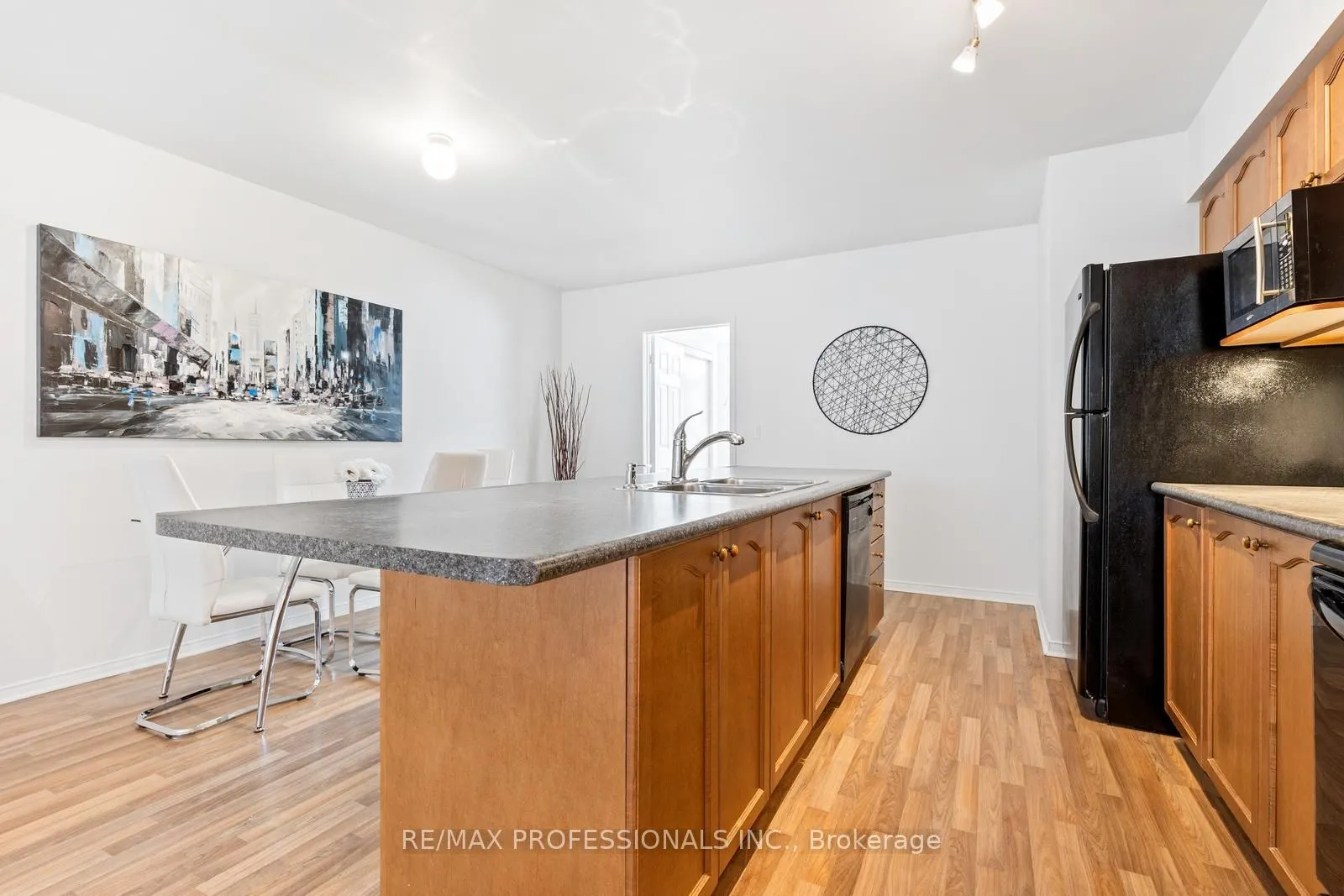 3400 Lake Shore Boulevard W, #104