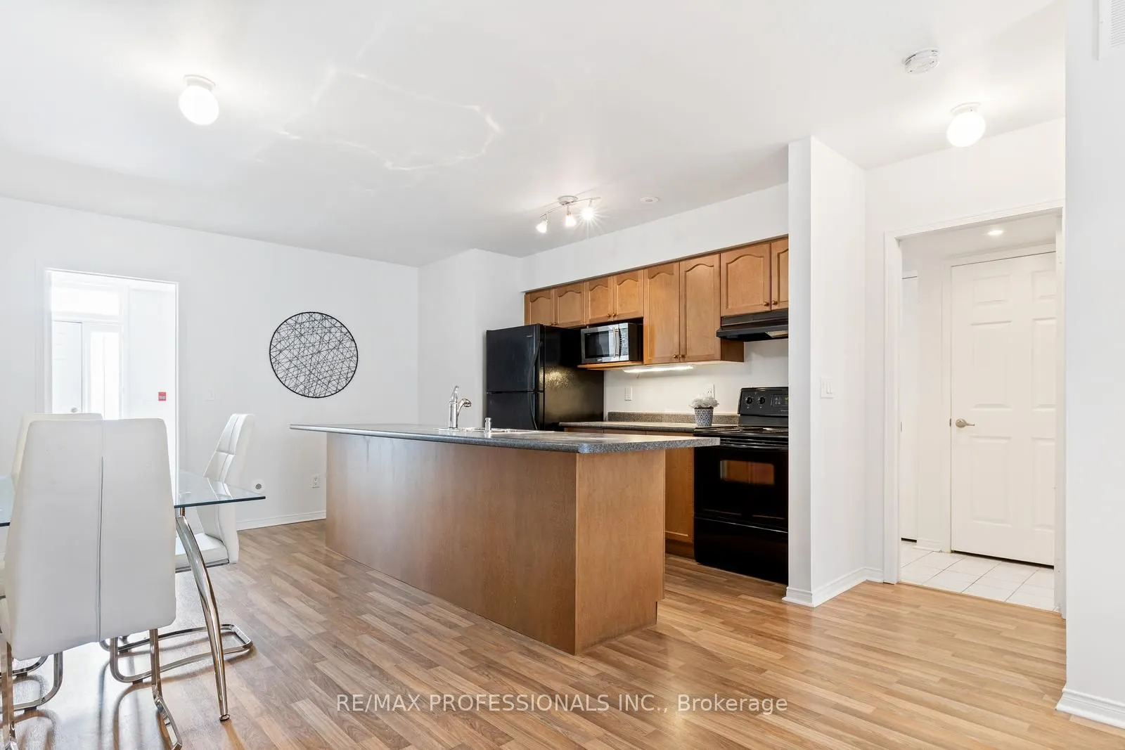 3400 Lake Shore Boulevard W, #104